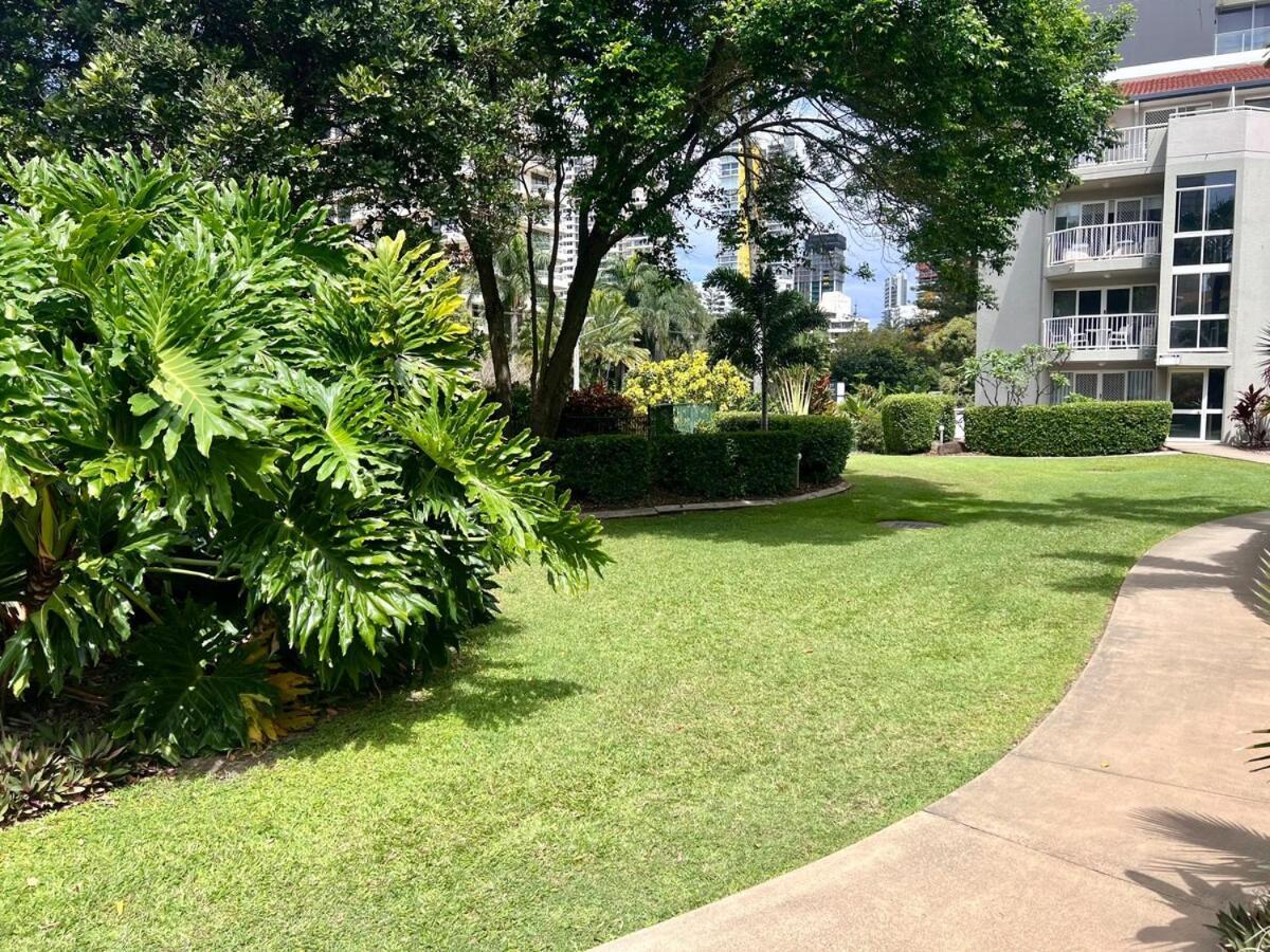 Beautiful Broadbeach Living! Apartment *
