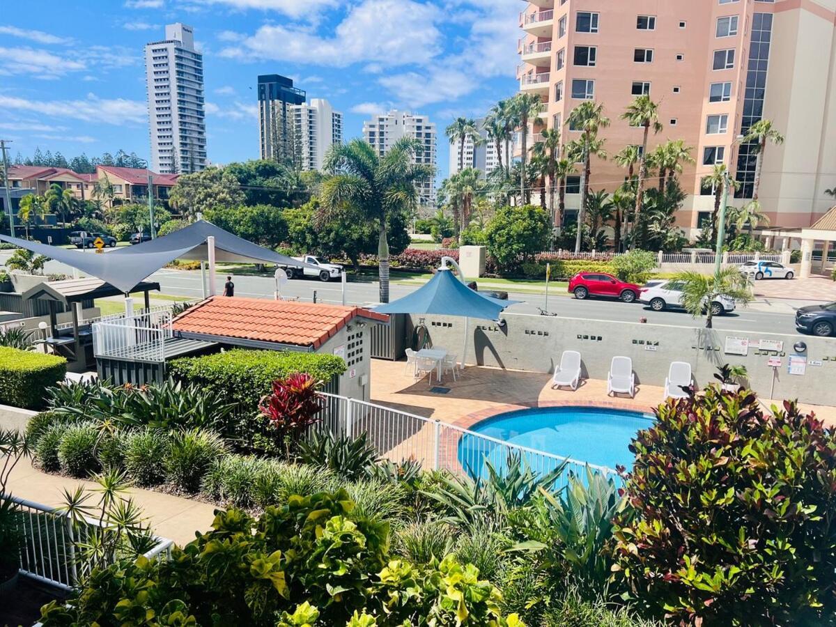 Beautiful Broadbeach Living! *