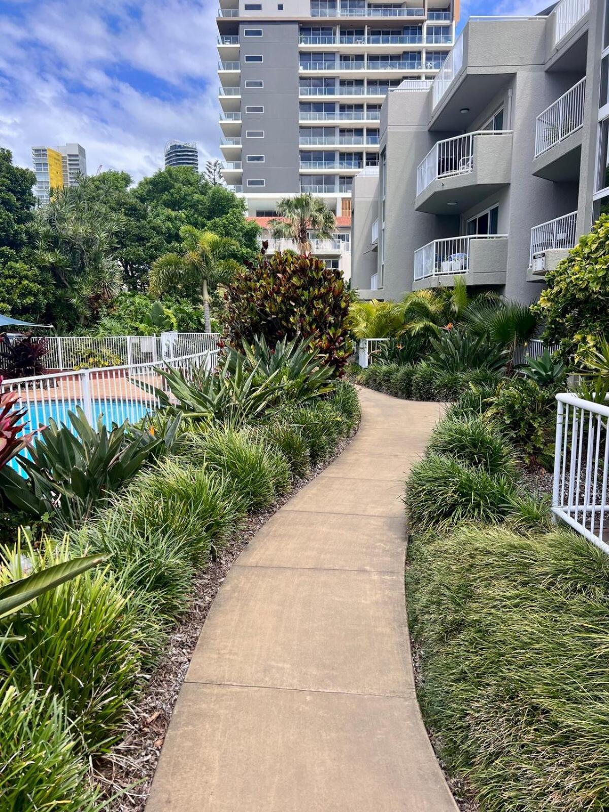 Beautiful Broadbeach Living! Apartment *