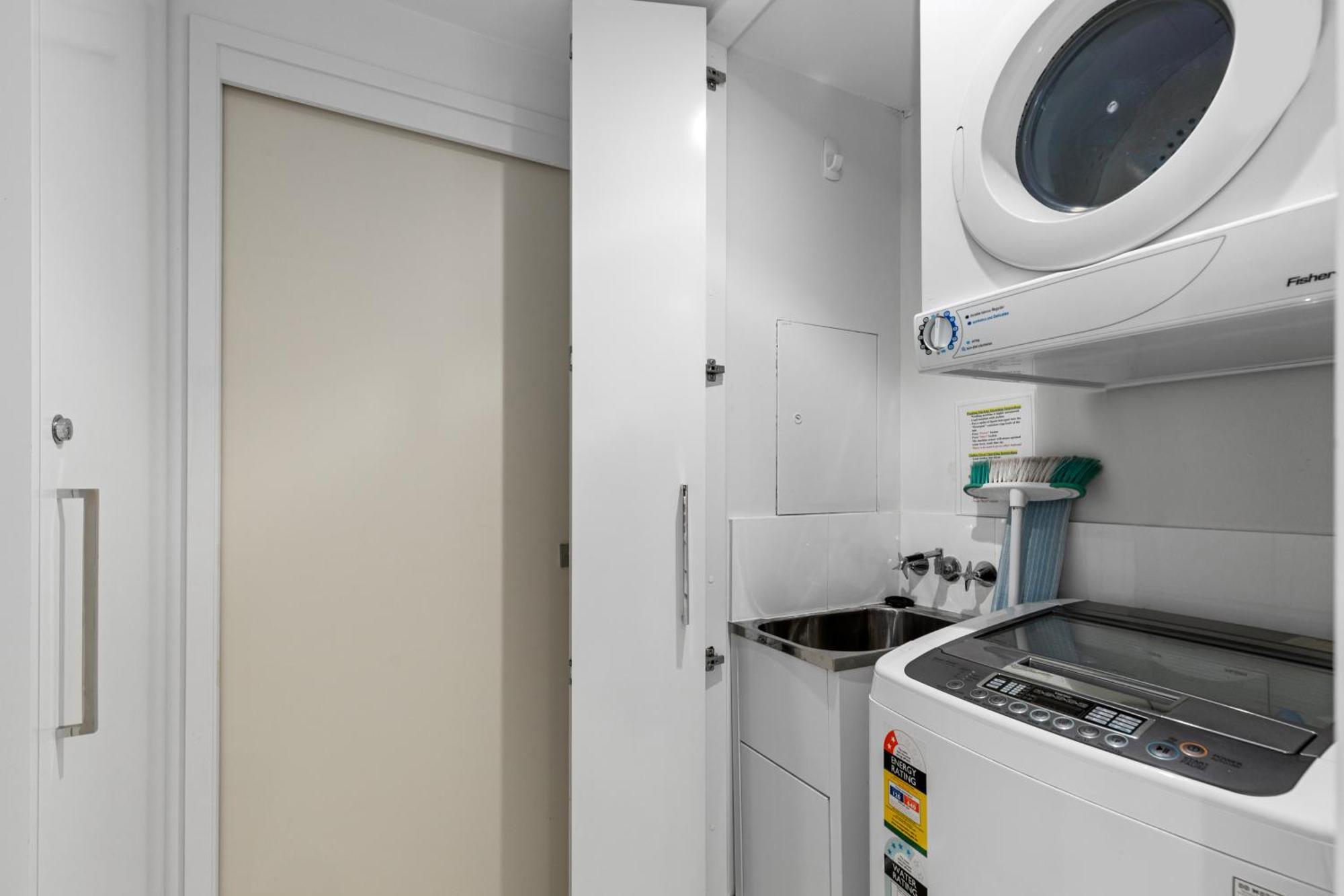 Ultra Broadbeach 4* Gold Coast