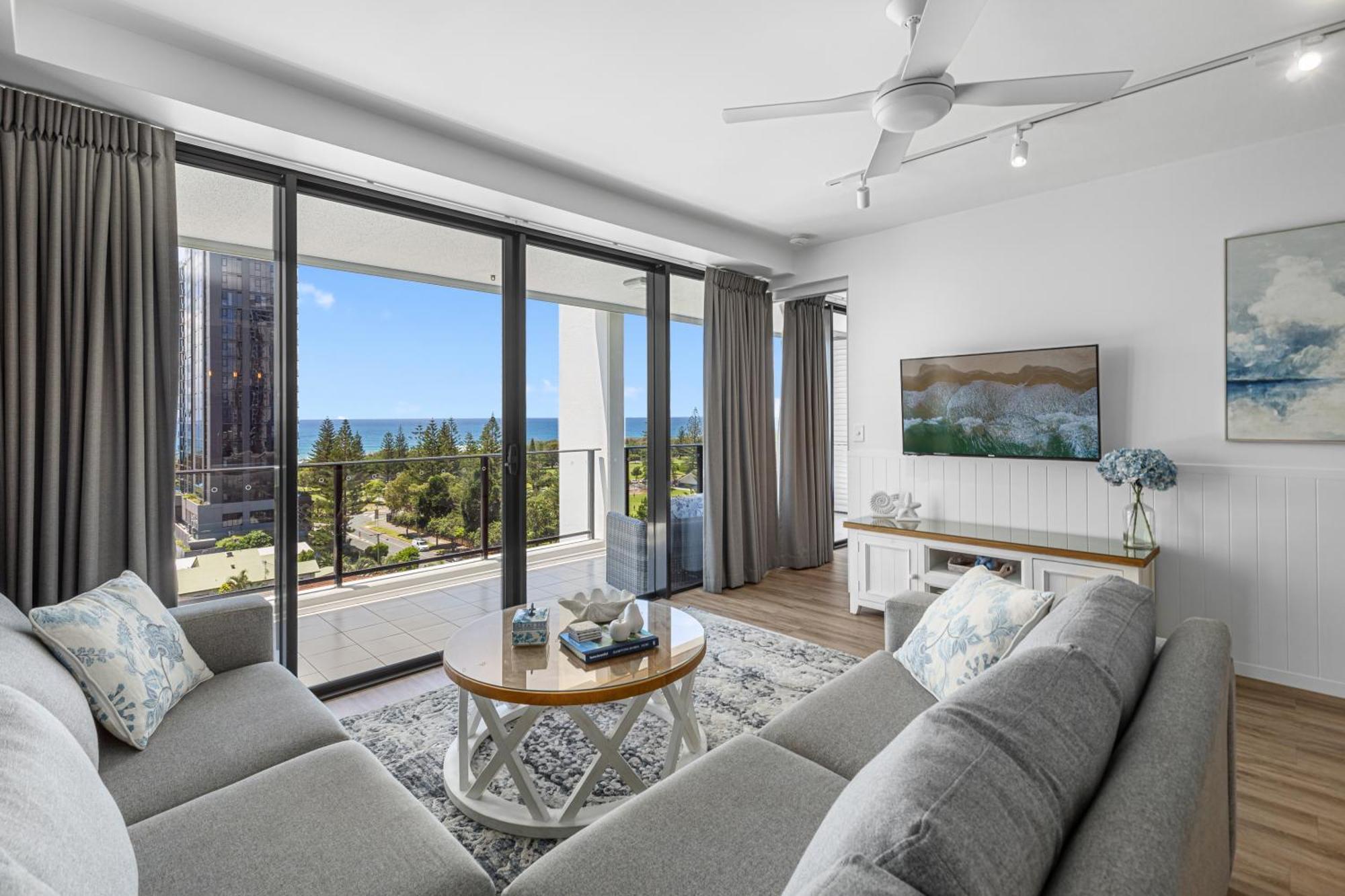 Resort Ultra Broadbeach 4*
