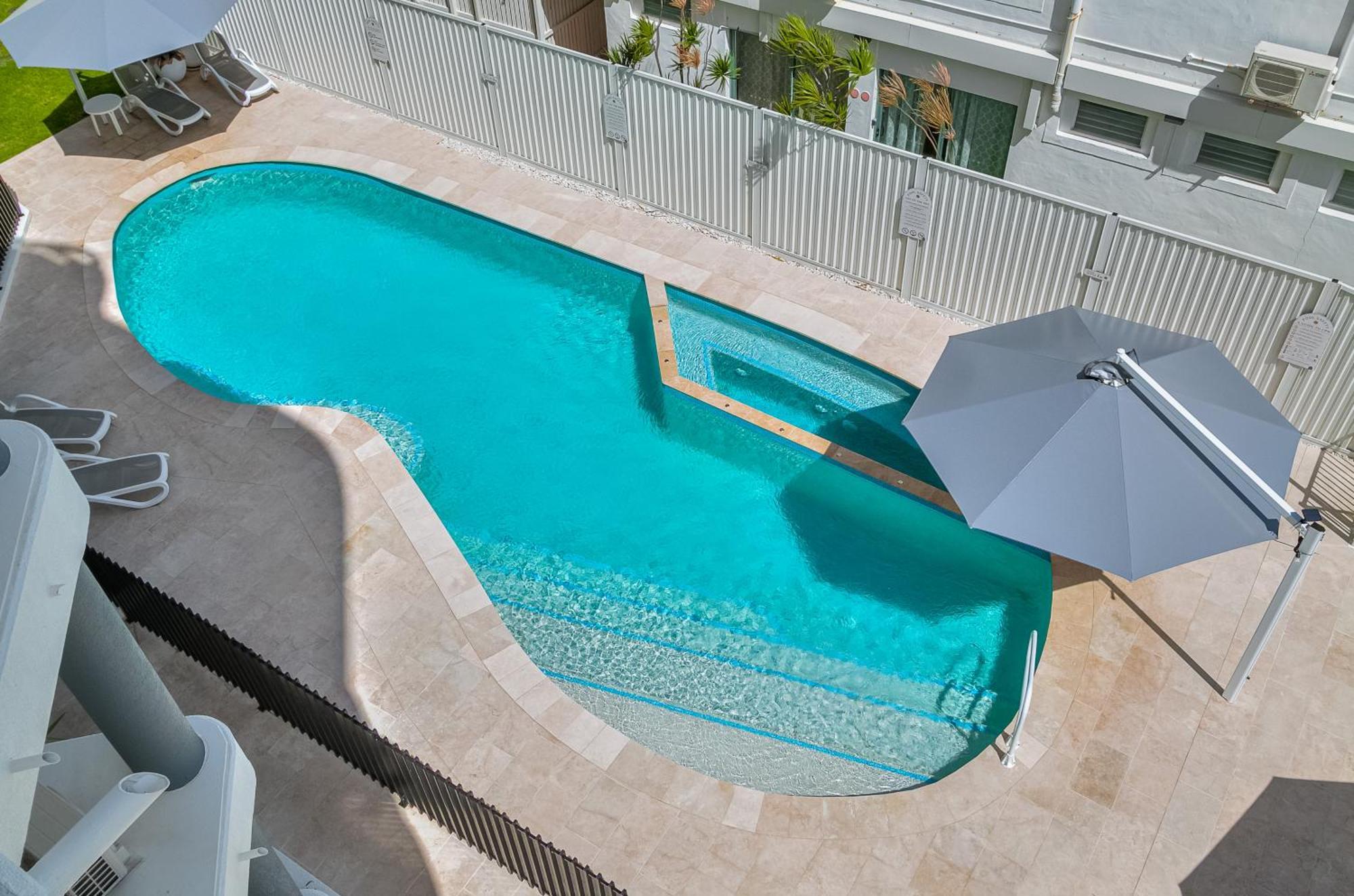 Aparthotel Oceanside - Absolute Beachfront Gold Coast
