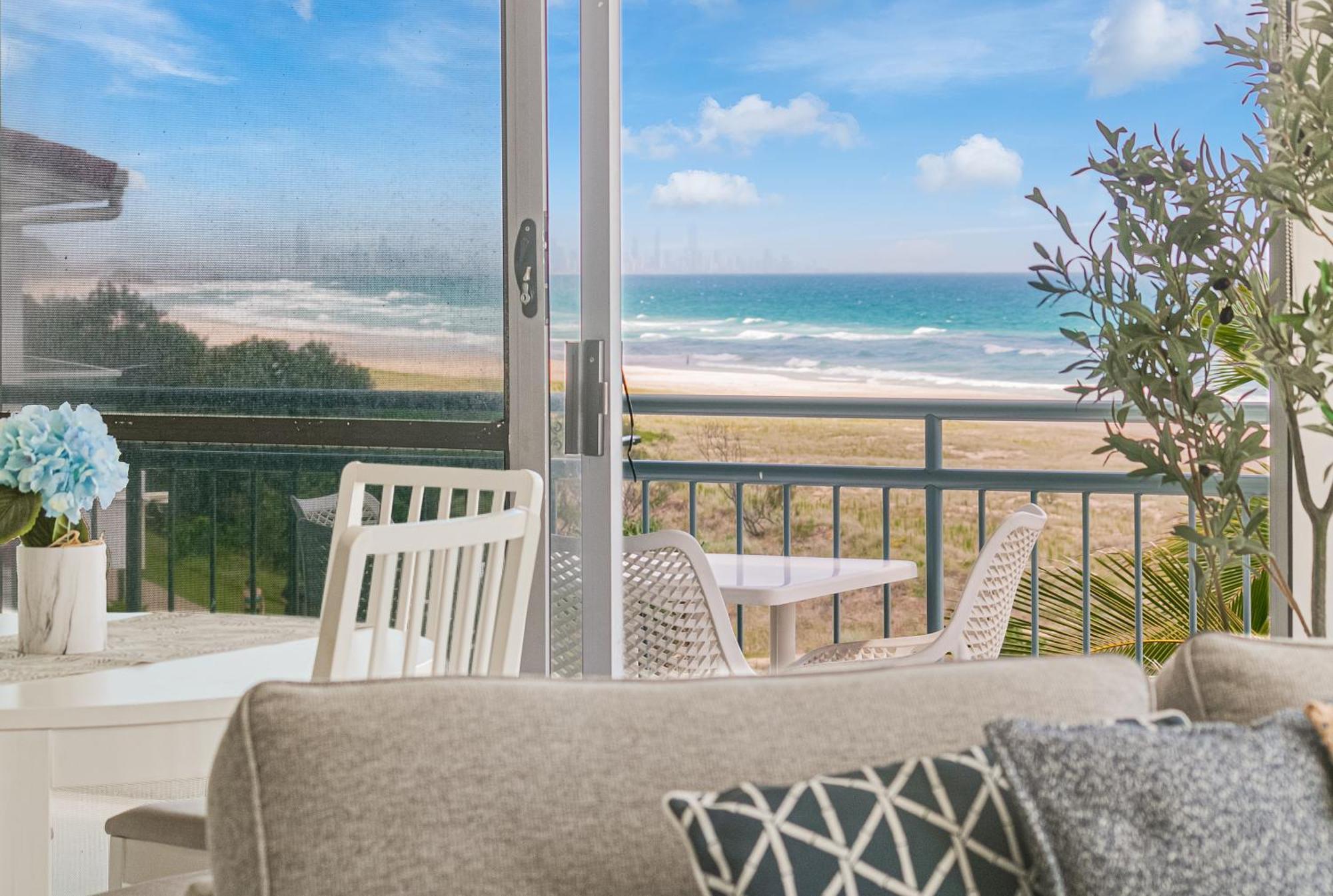Oceanside - Absolute Beachfront 4*