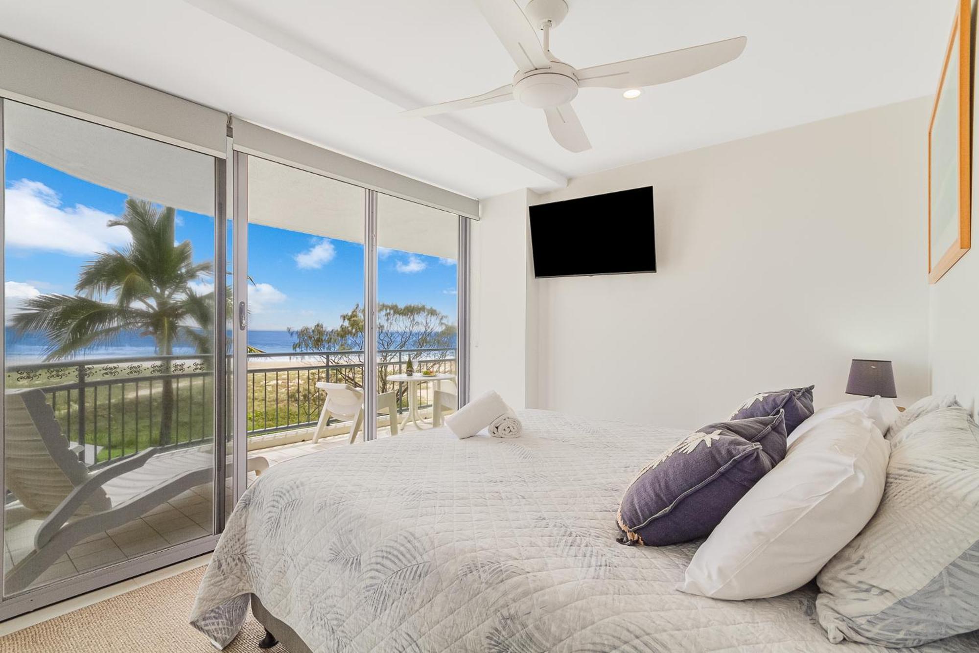 Aparthotel Oceanside - Absolute Beachfront 4*