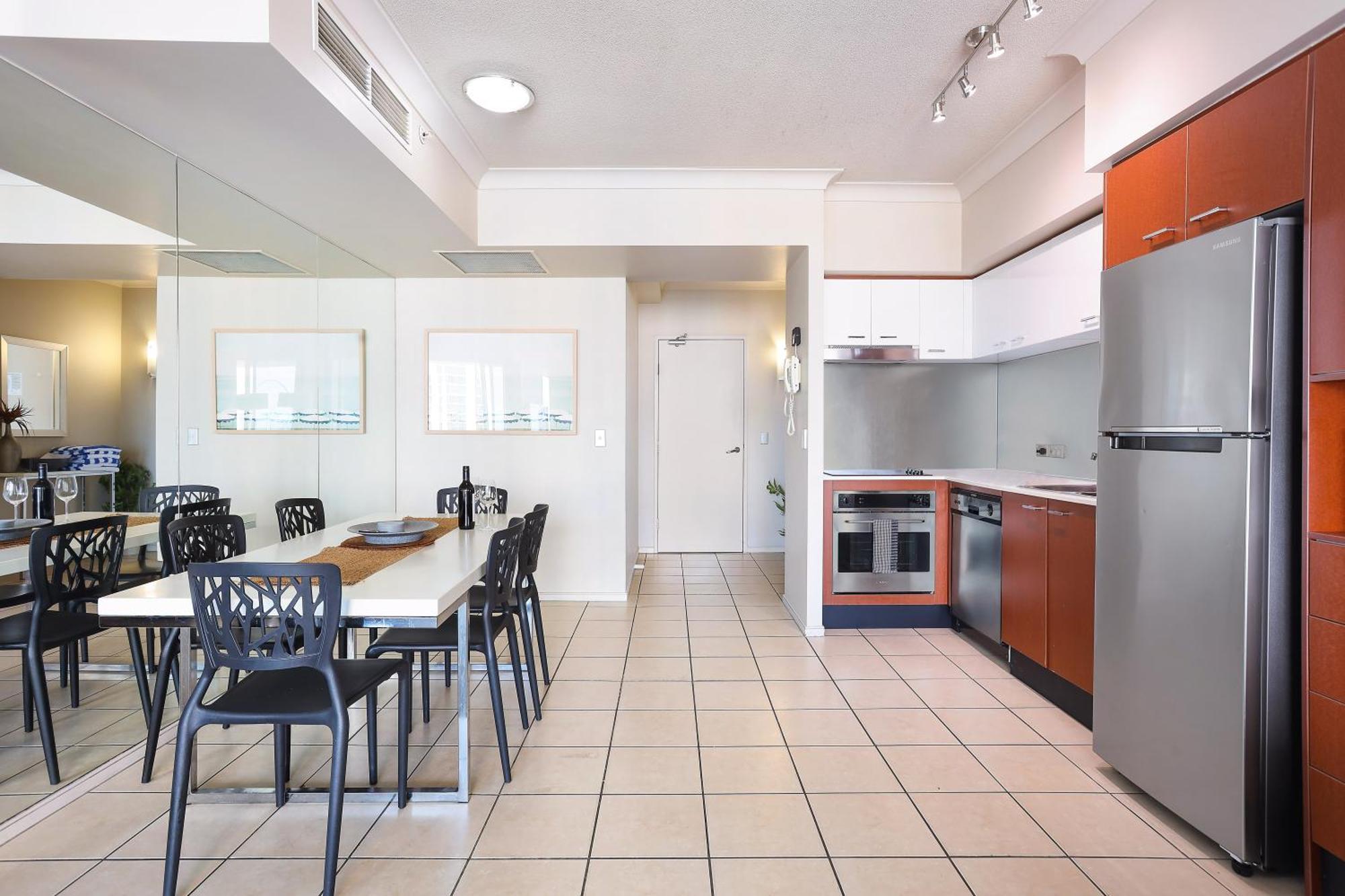 Amazing Chevron Heart Of Surfers Apartment Gold Coast