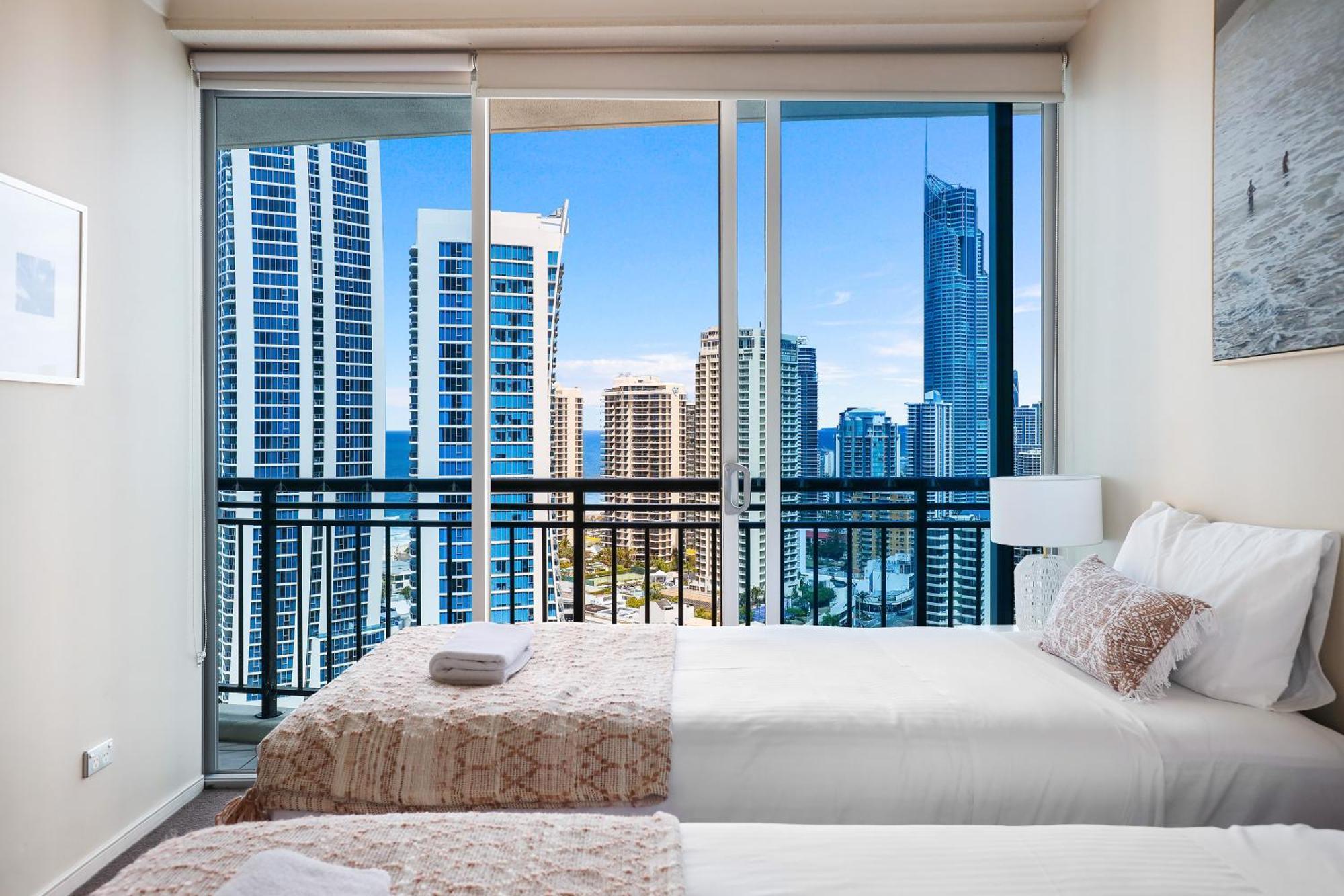 Apartment Amazing Chevron Heart Of Surfers Gold Coast
