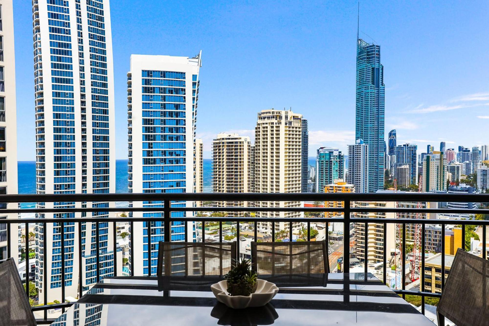 Apartment Amazing Chevron Heart Of Surfers Gold Coast