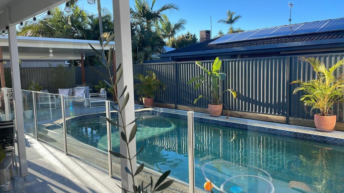 Apartment Newly Renovated, Walk To Beach, Jump In Pool *