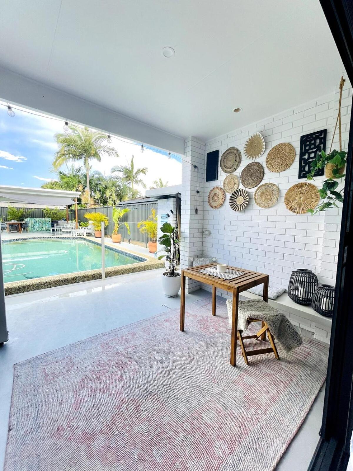 Newly Renovated, Walk To Beach, Jump In Pool Gold Coast