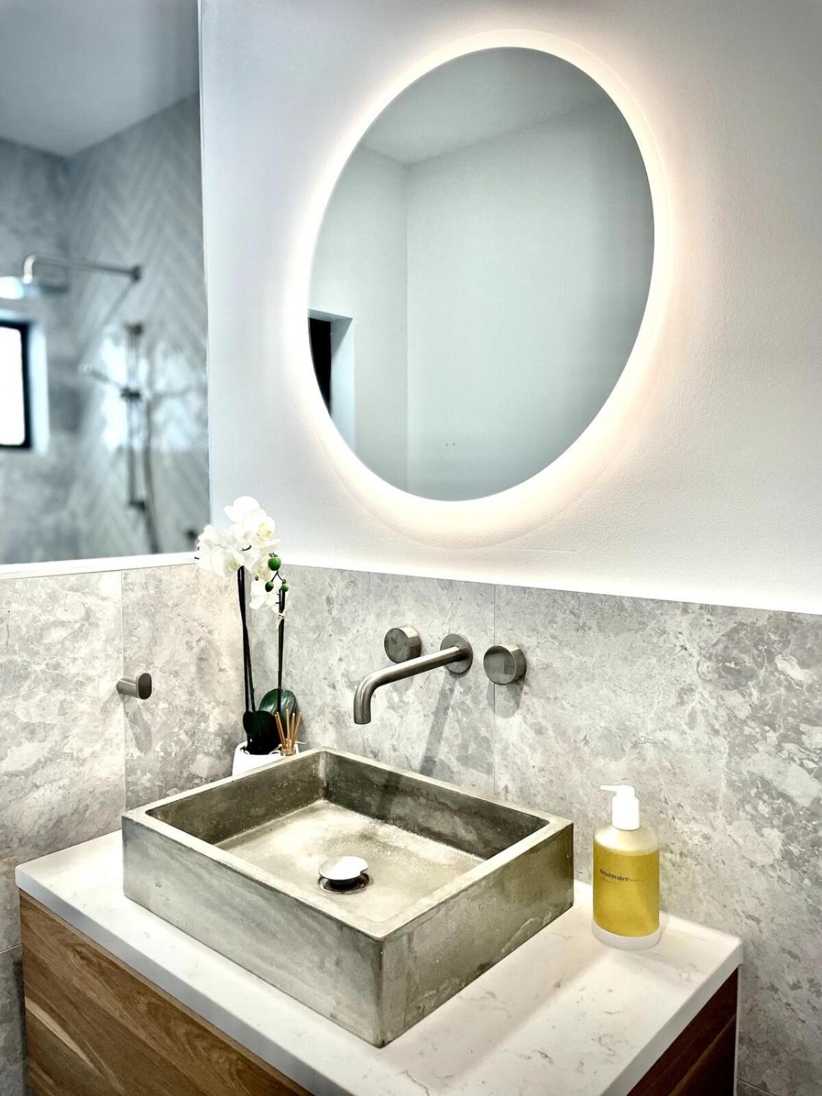 Newly Renovated, Walk To Beach, Jump In Pool Apartment Gold Coast