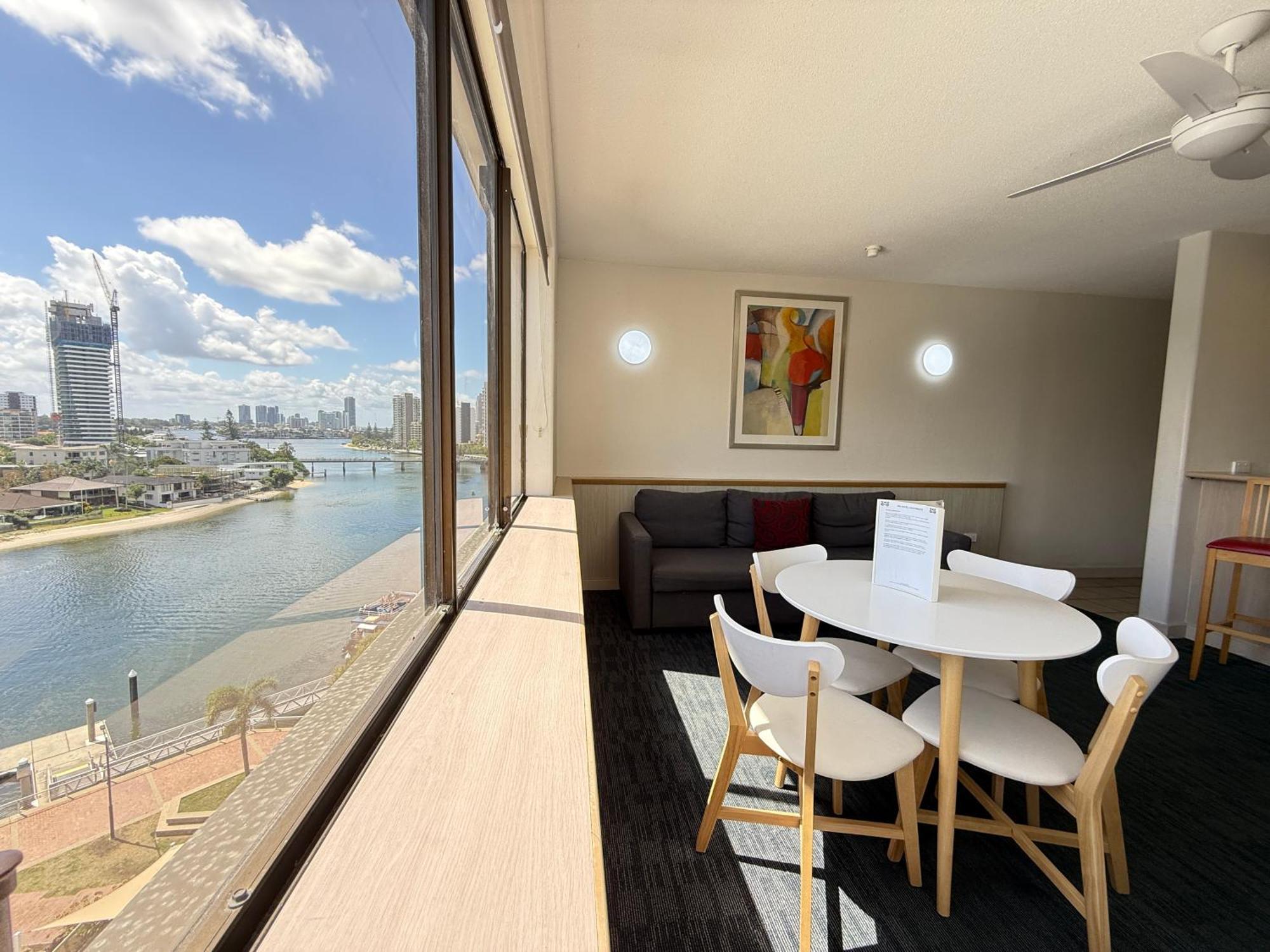 Tiki Surfers Paradise 4*
