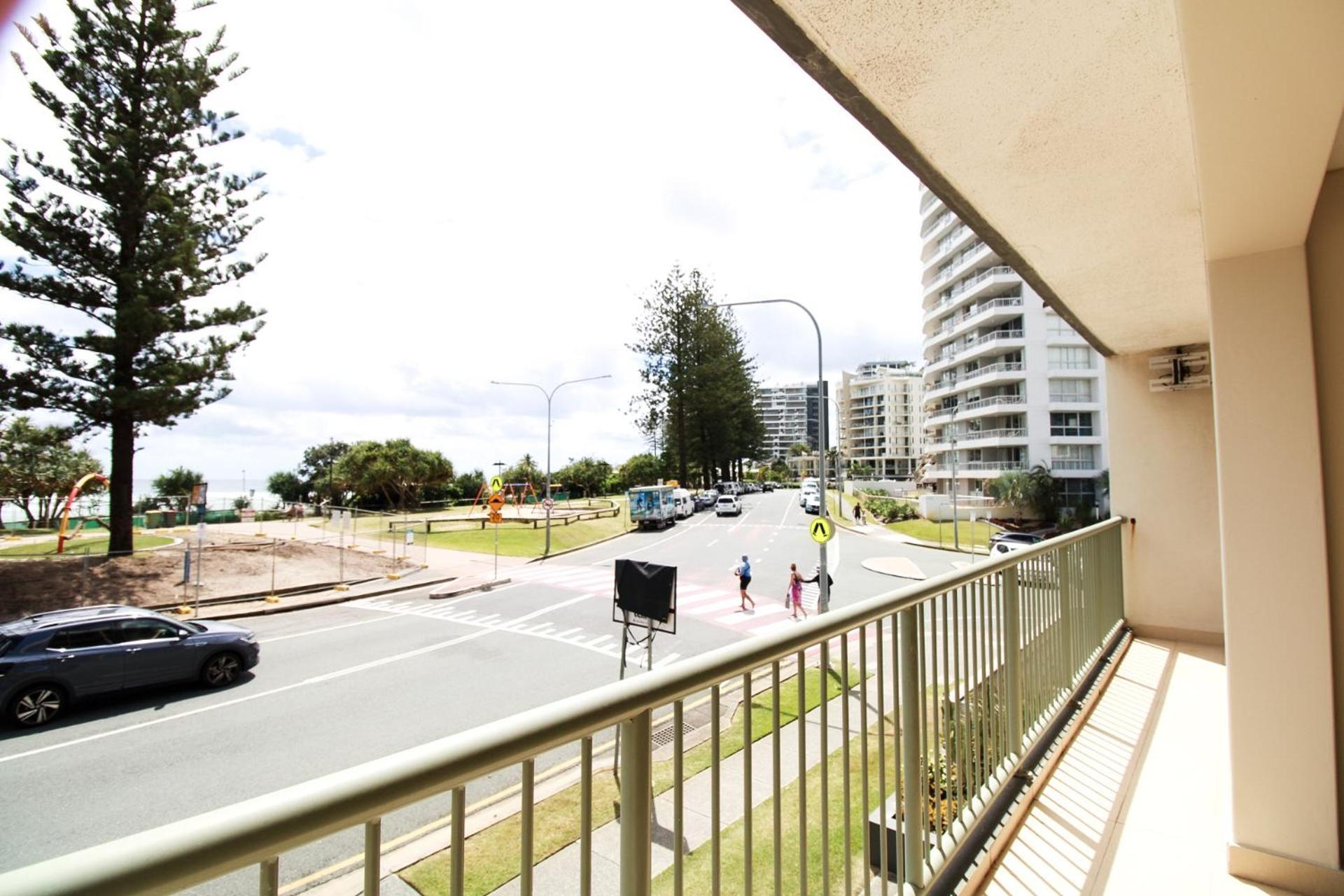 Apartment Beachfront Escape In Coolangatta