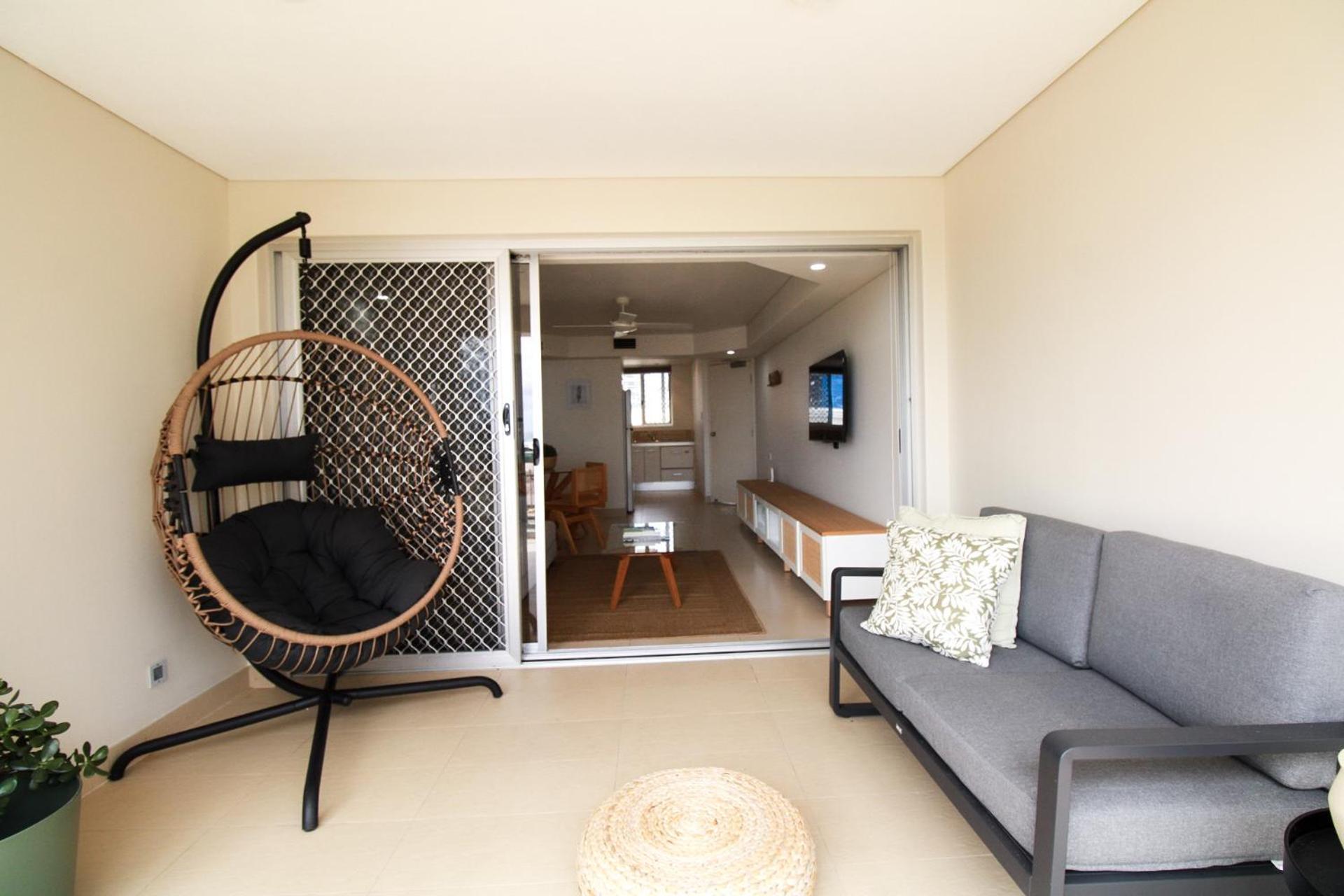 Beachfront Escape In Coolangatta Apartment *