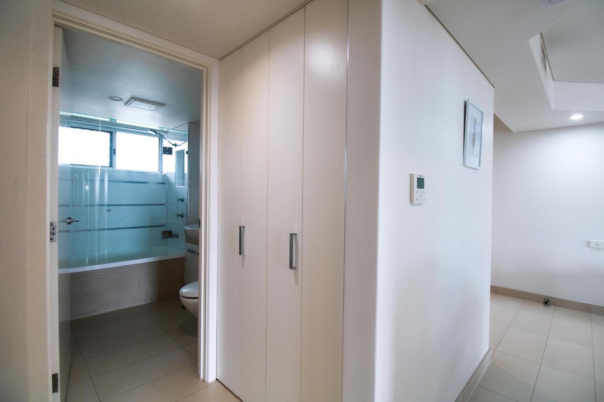 Beachfront Escape In Coolangatta Apartment *