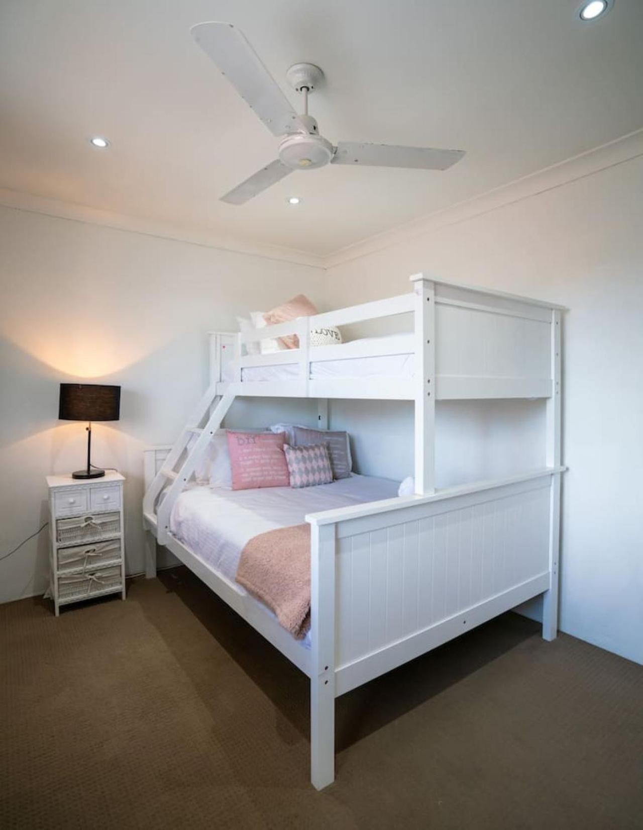 2867hps The Marine In Palm 2b * Gold Coast