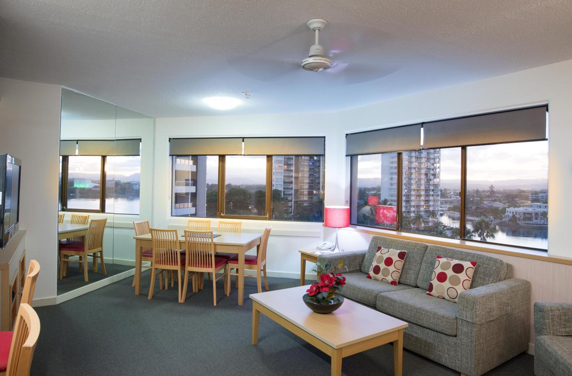 Tiki Surfers Paradise Aparthotel