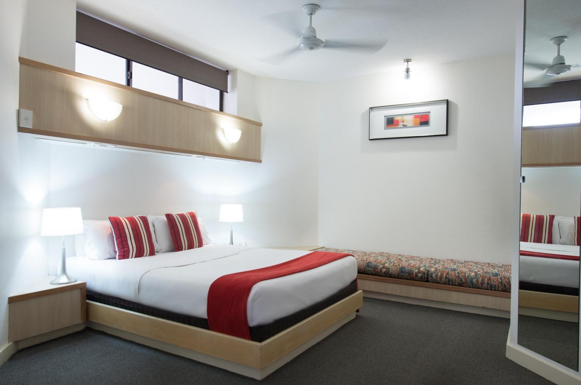 Tiki Surfers Paradise Aparthotel 4*