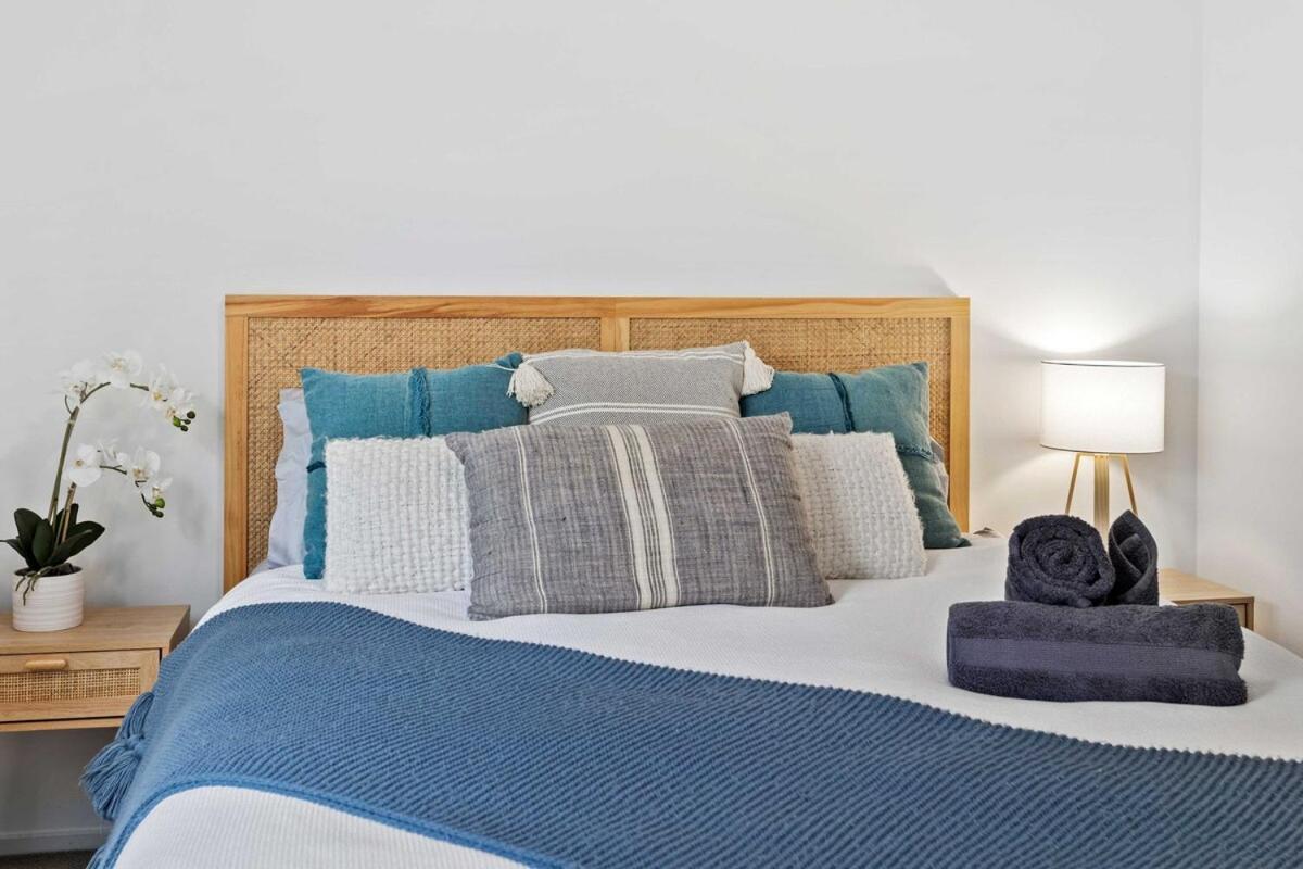 Stunning 2 Bedroom * Gold Coast
