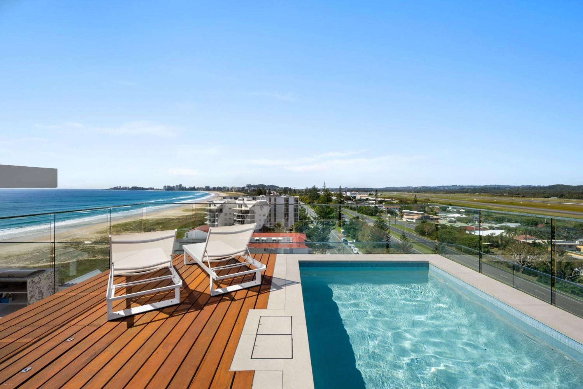 Apartment Bilinga Beachfront Luxury At Lana