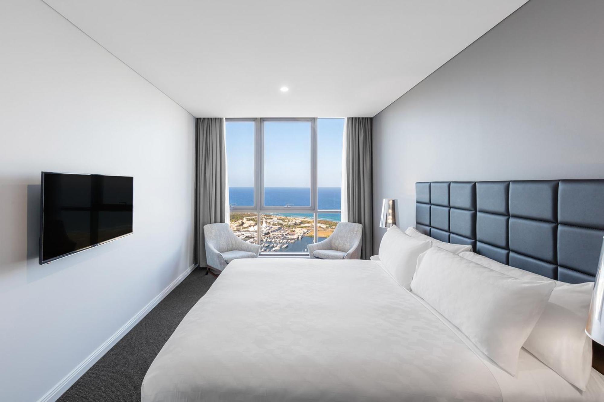 Meriton Southport