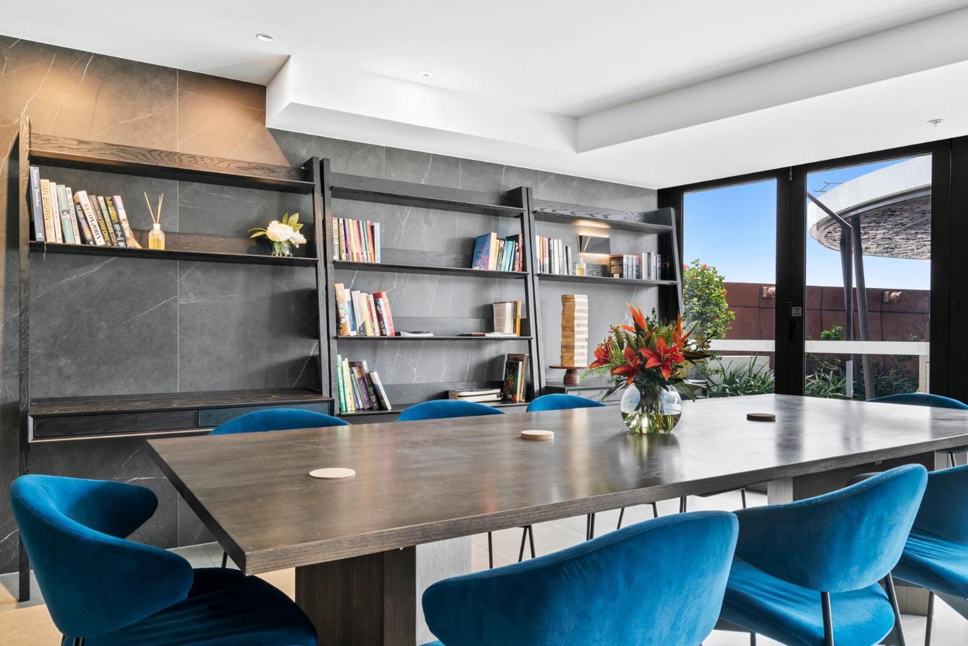 Luxury One Bedroom - Coasthm