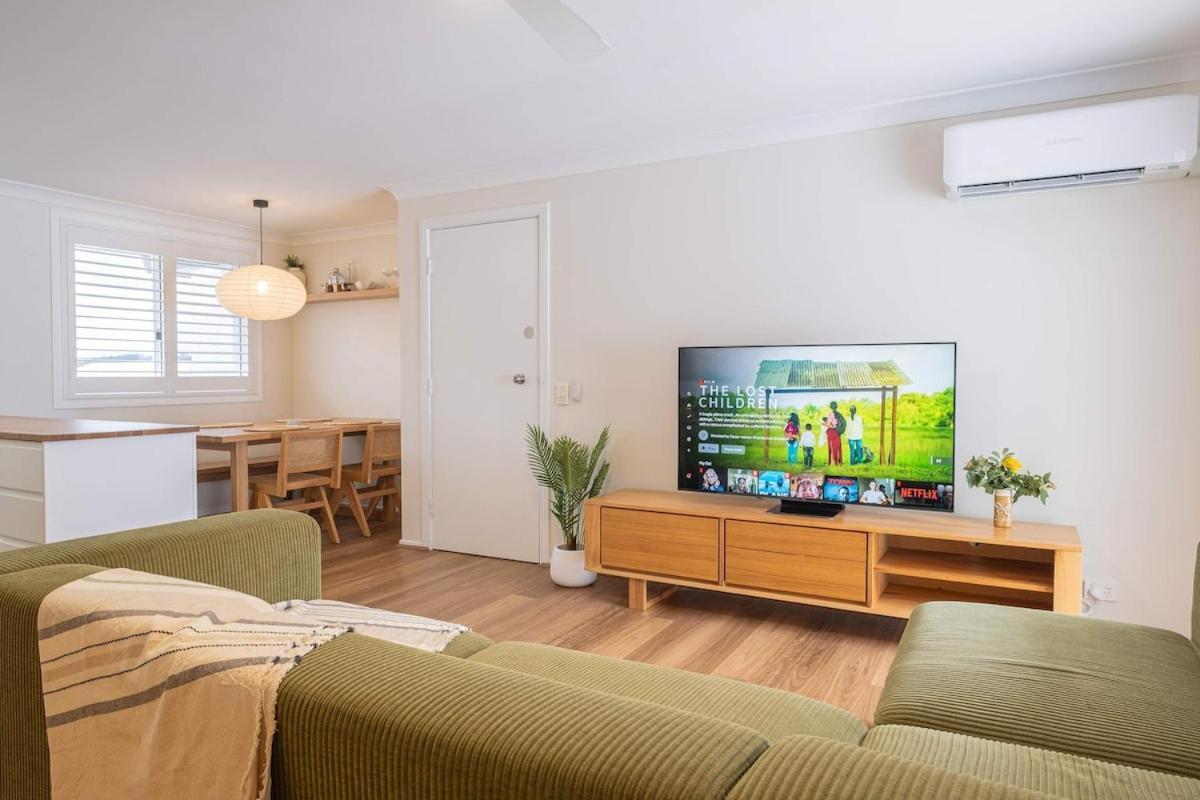 Palm Retreat With Pool & Bbq Apartment