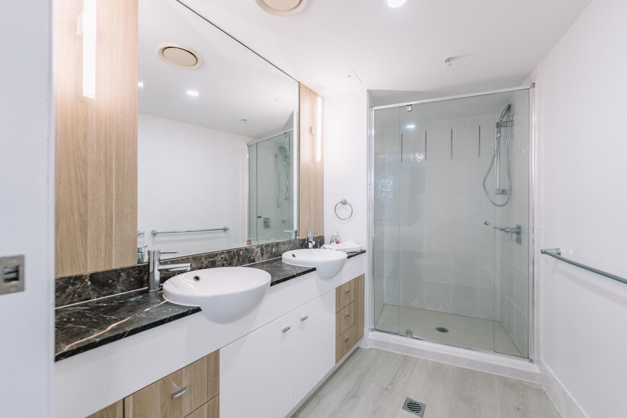 Apartamento Style Chevron Surfers Paradise By Travels Gold Coast