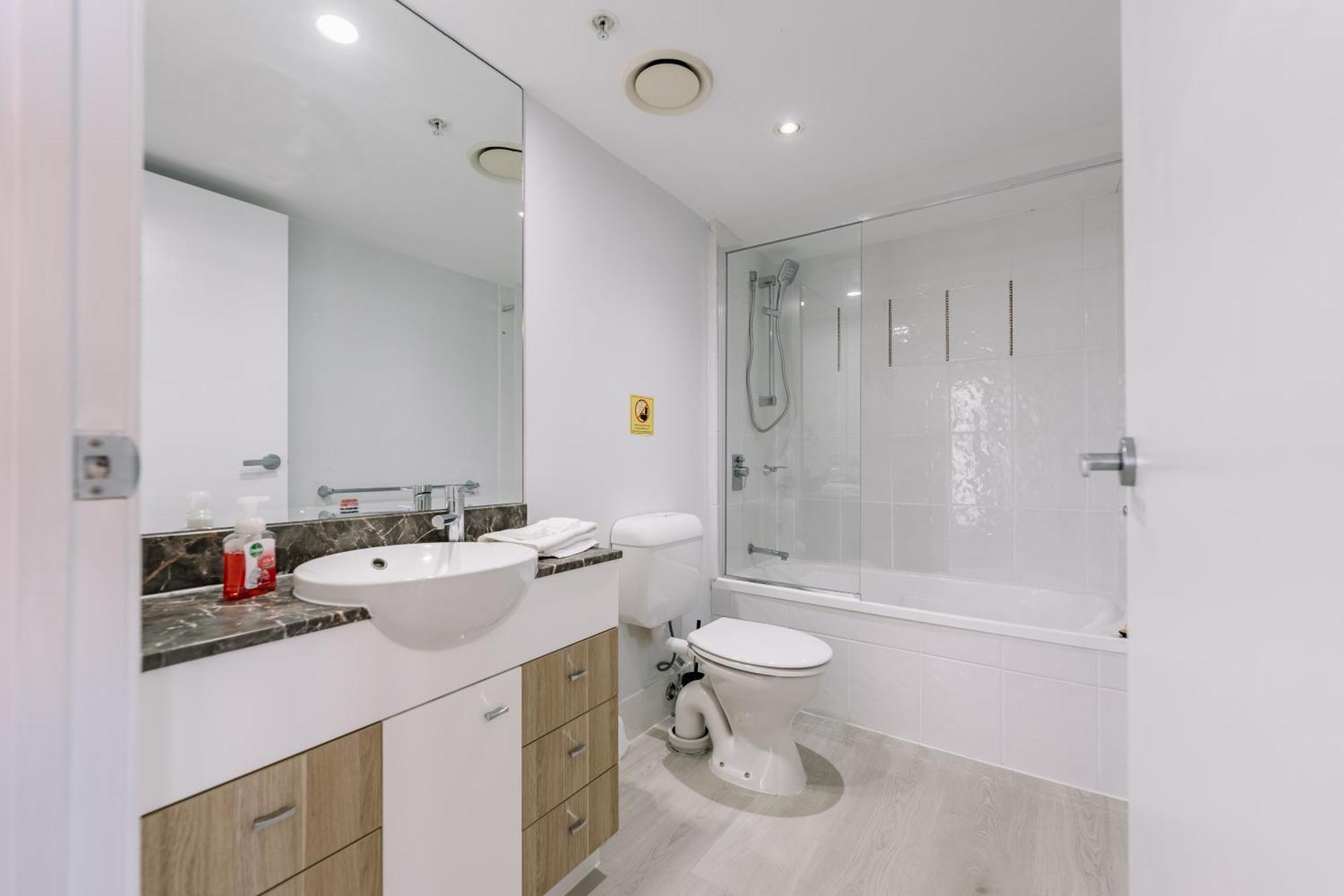 Apartamento Style Chevron Surfers Paradise By Travels