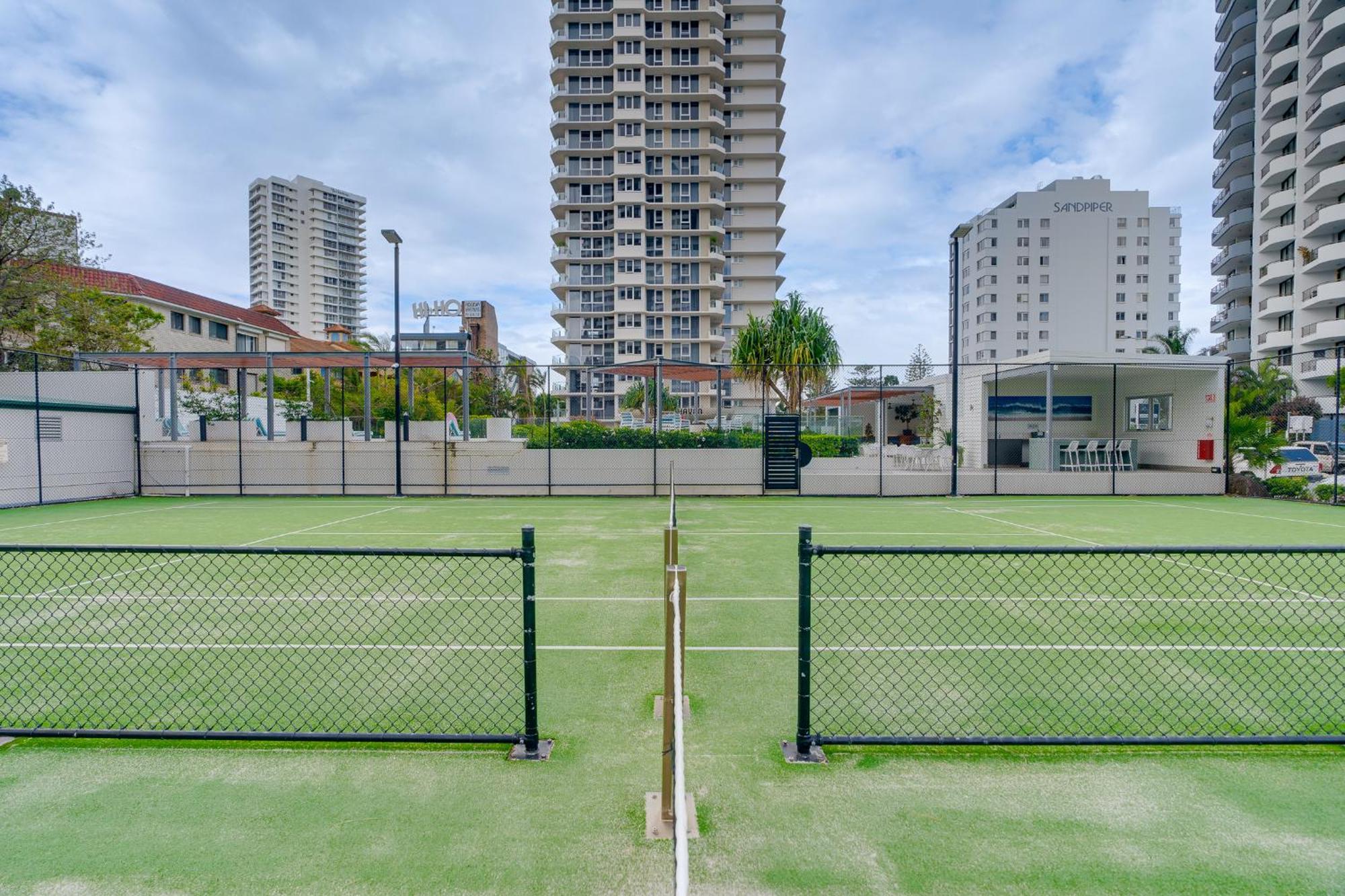 Apartment 2br Beachfront Bliss In Broadbeach ! Ocean Views!