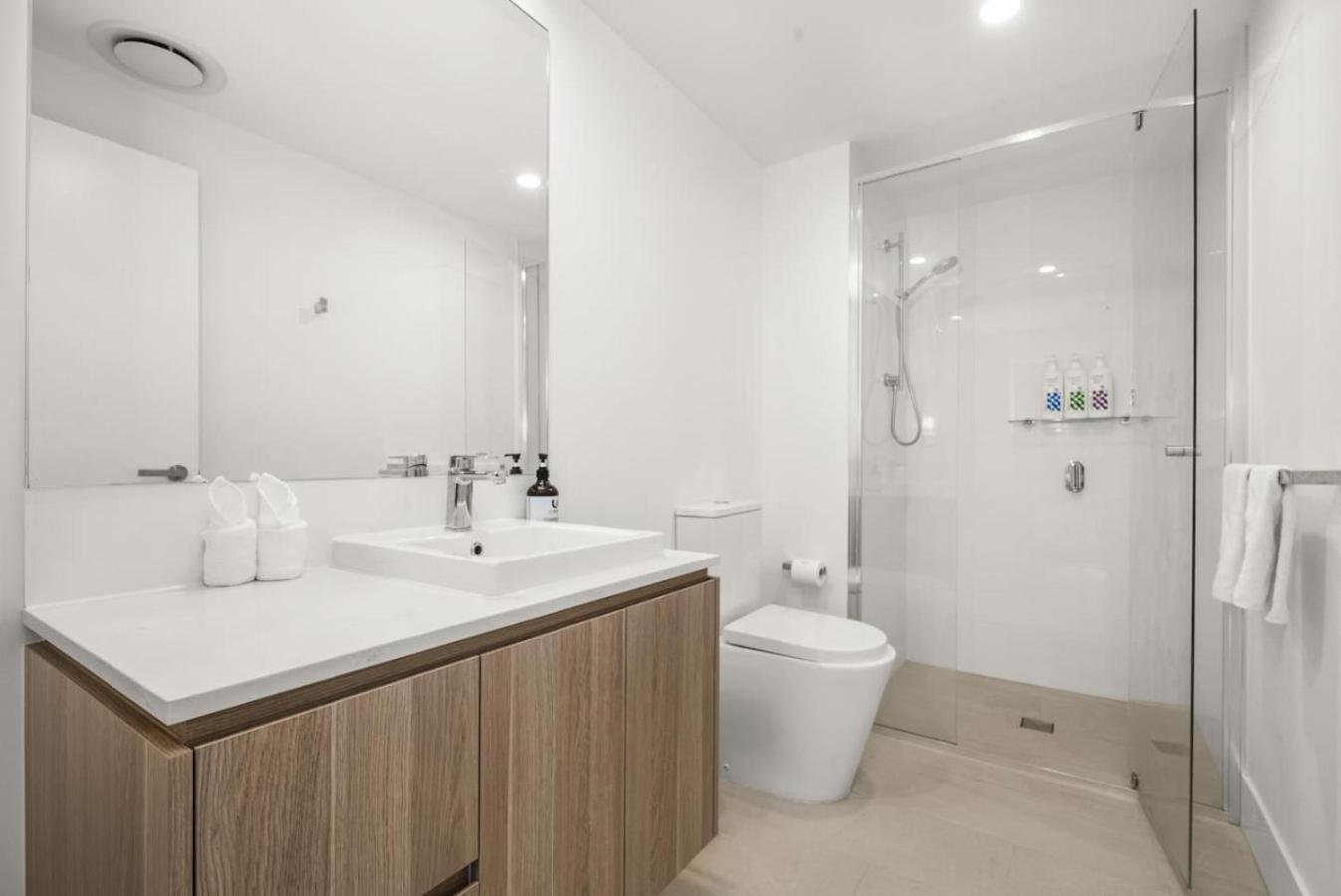 180m Terrace Spacious 2beds Near Shop And