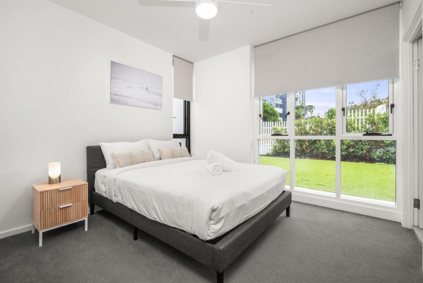 Apartment 180m Terrace Spacious 2beds Near Shop And
