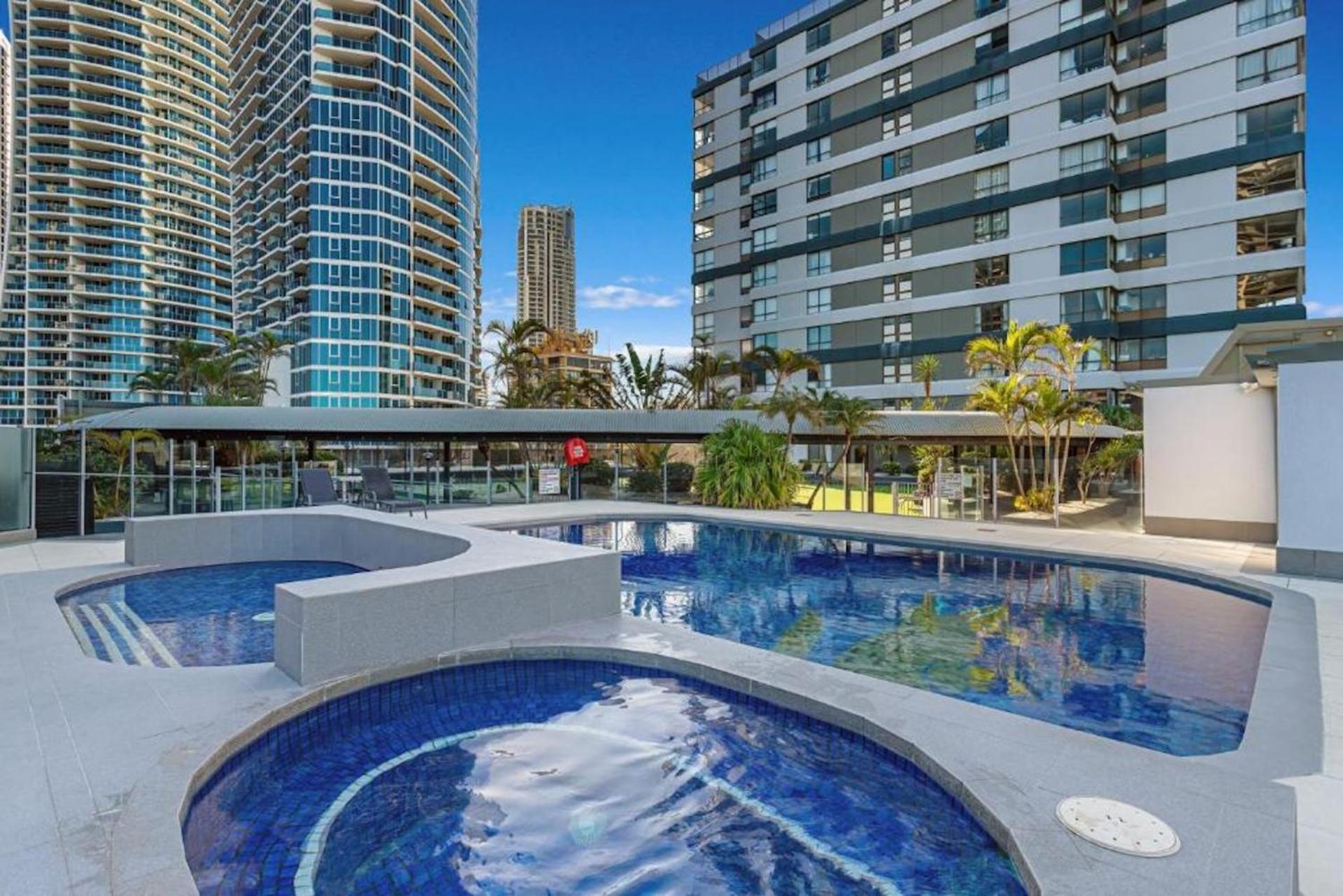 The Surfers Paradise - Dual Key *