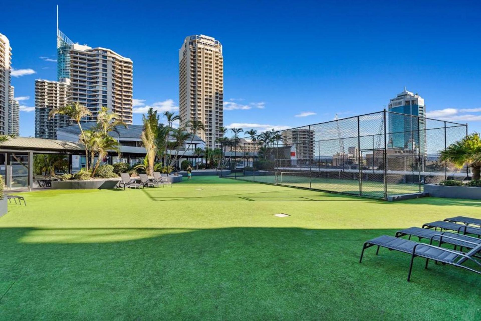 The Surfers Paradise - Dual Key *