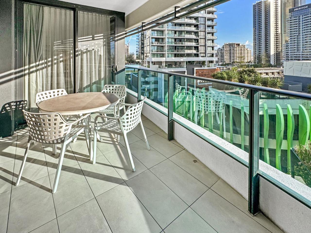 Broadbeach Elegance Oracle Tower 1 Level 5 * Gold Coast