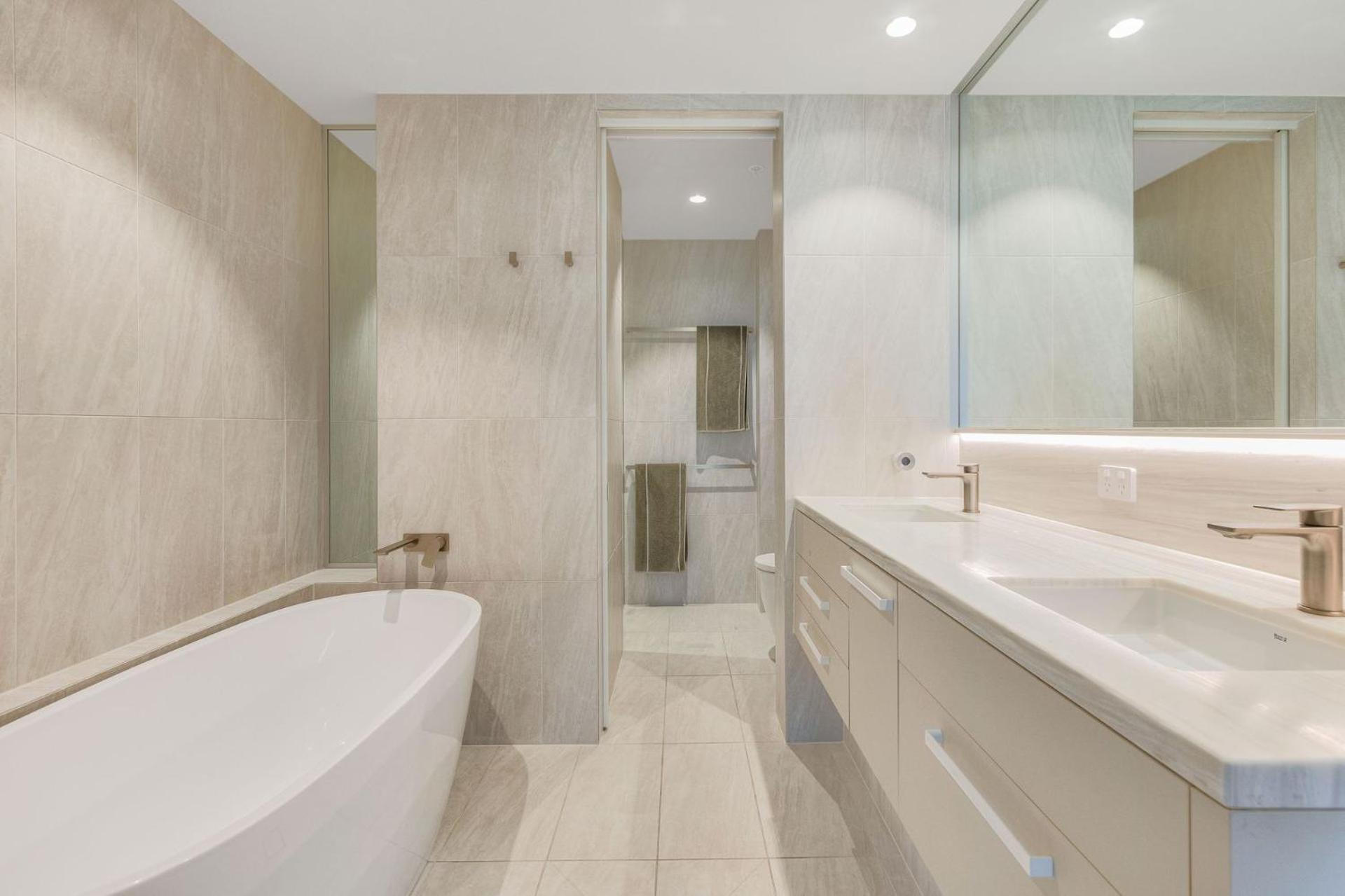Apartment Miles At Kirra Unit 409 *