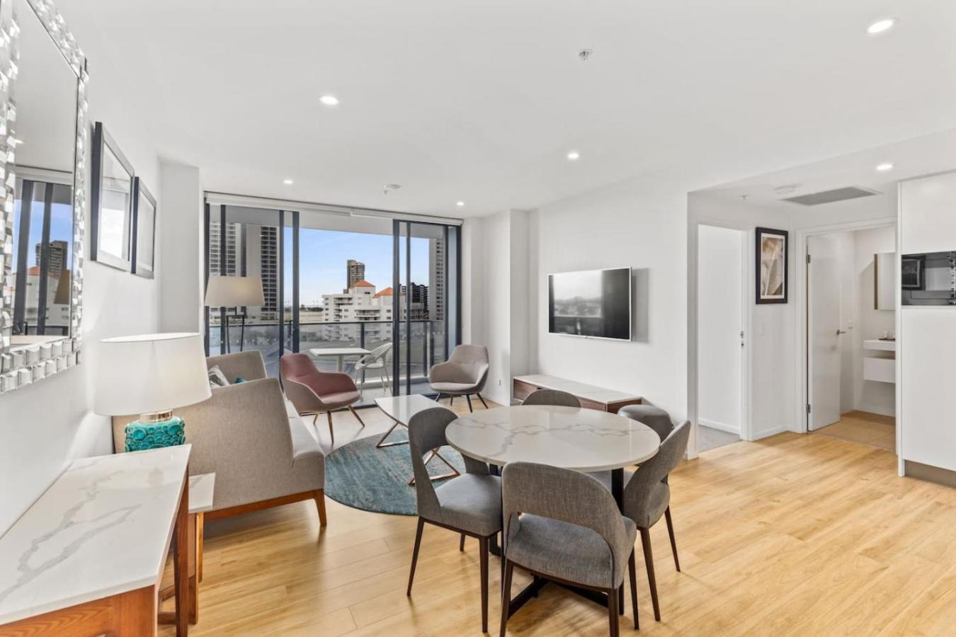 Spacious 2 Bedroom In Paradise