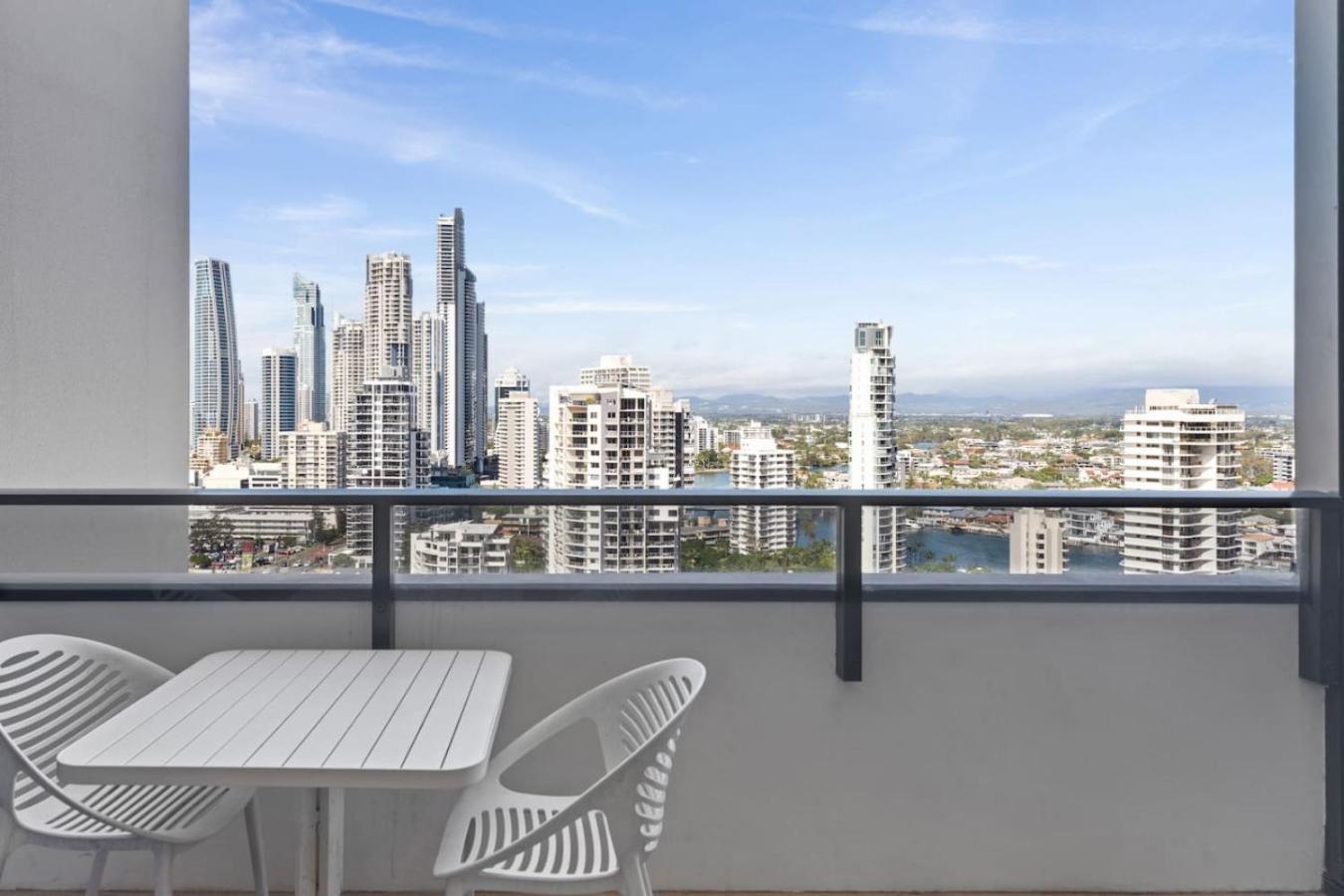 High Level 1 Bedroom In Paradise Apartment Gold Coast