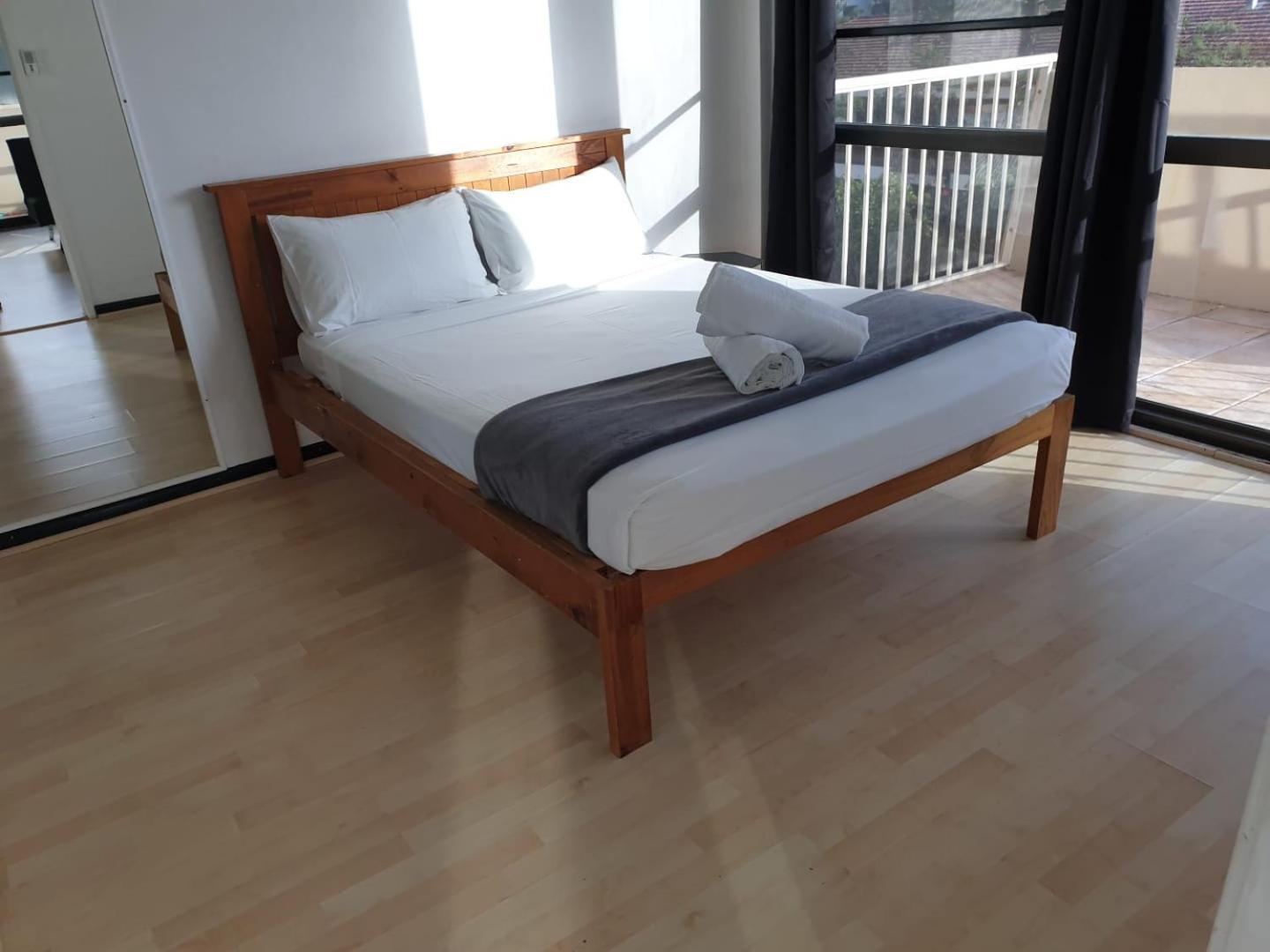 Surfers Private Apartment
