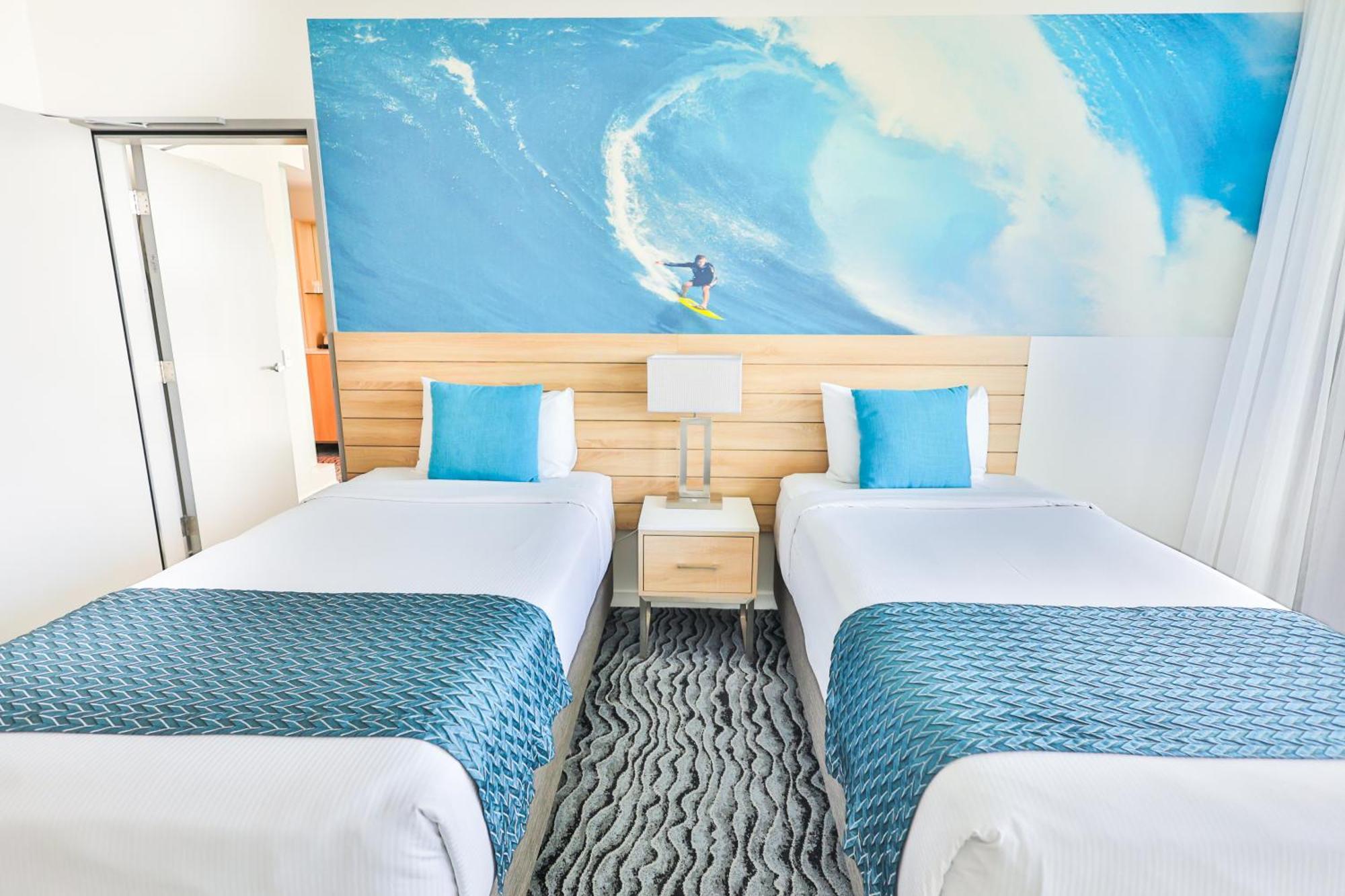 Rydges Airport Hotel 4*