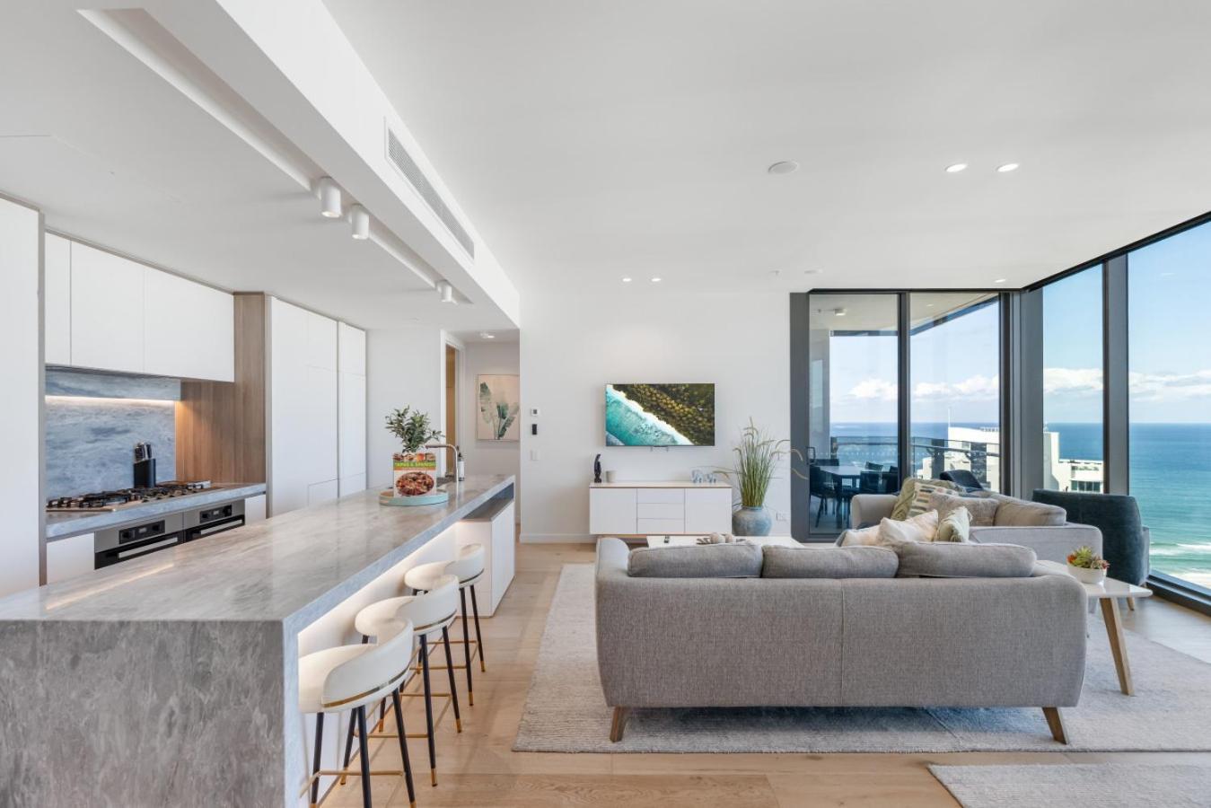 Apartment The Sub-penthouse - Ocean View 34floor 3br In Broadbeach With Parking And Pool *