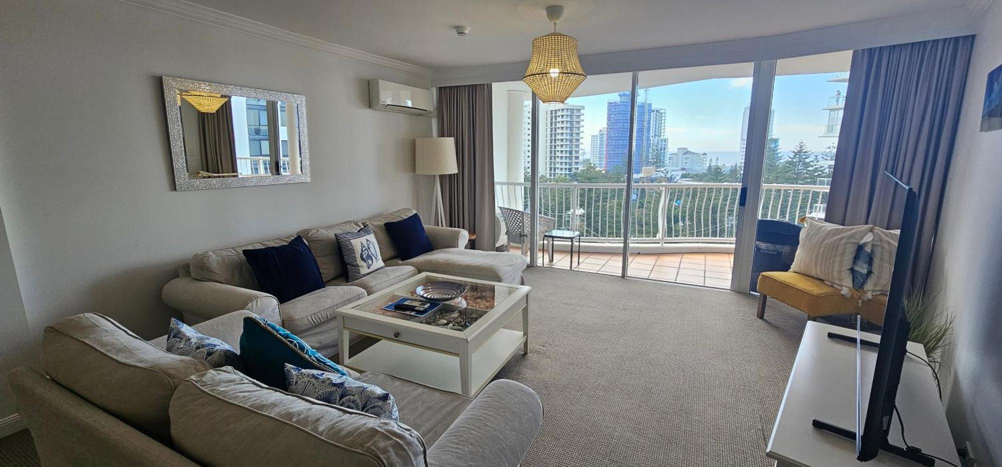 Broadbeach Aparthotel 4*