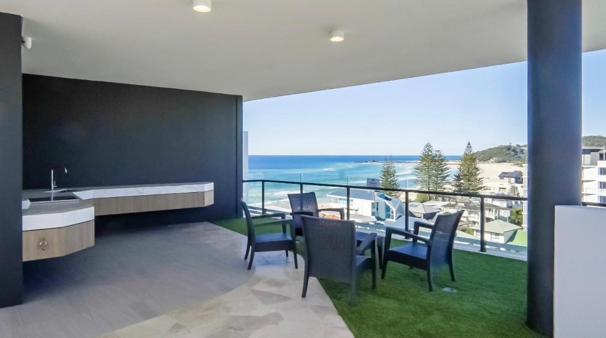 Luxury Palm Getaway Apartment Gold Coast