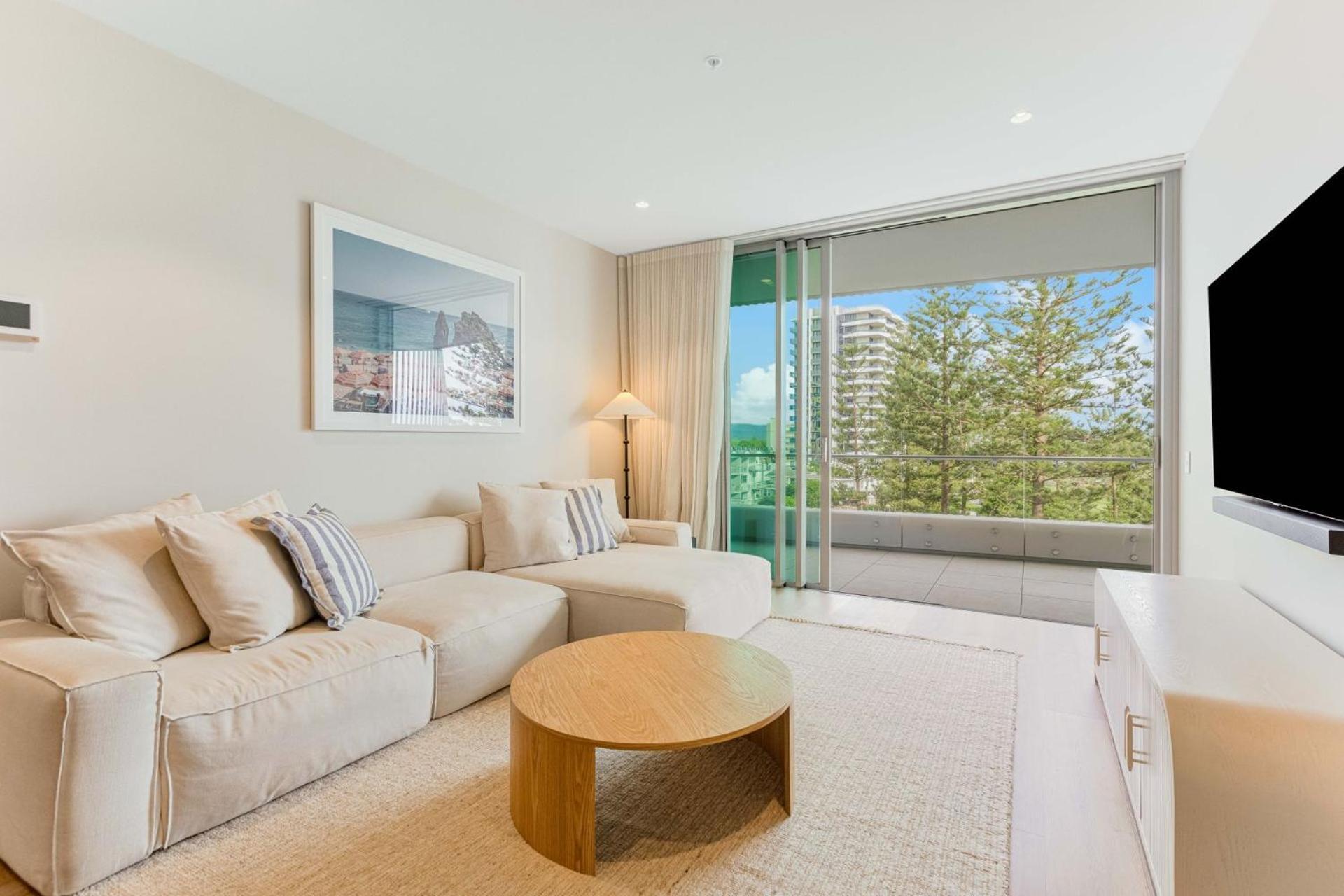 Miles At Kirra Unit 409 Gold Coast