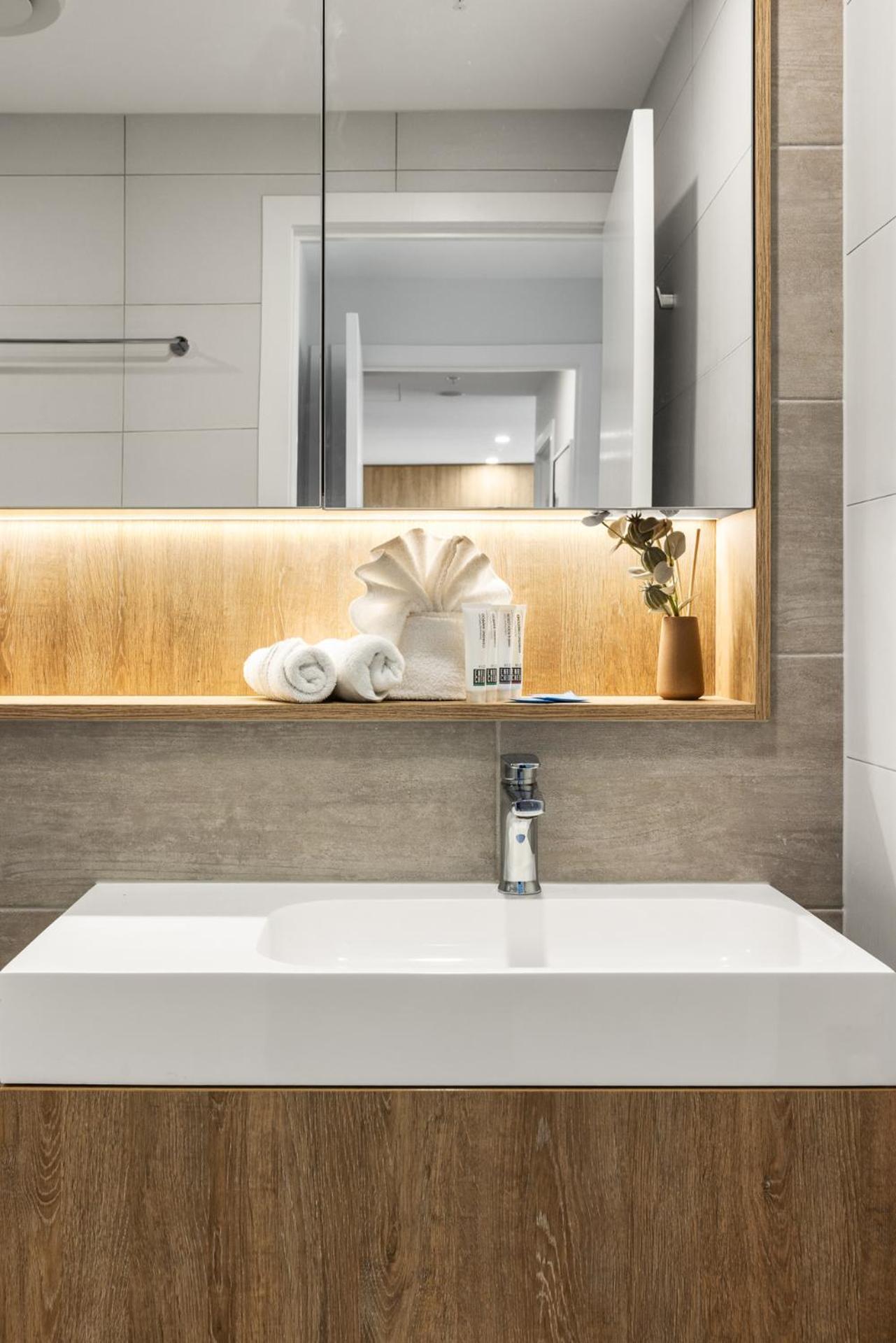 Star Residences Tower - Statement Vogue Themed