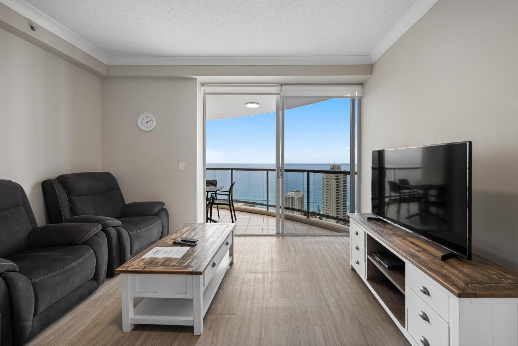 Chevron Renaissance - Private Apartment