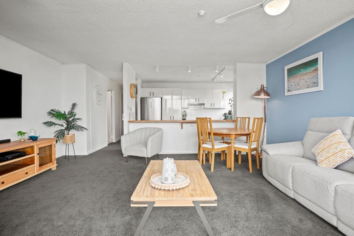 Horizons In Burleigh Views Car Park Apartment