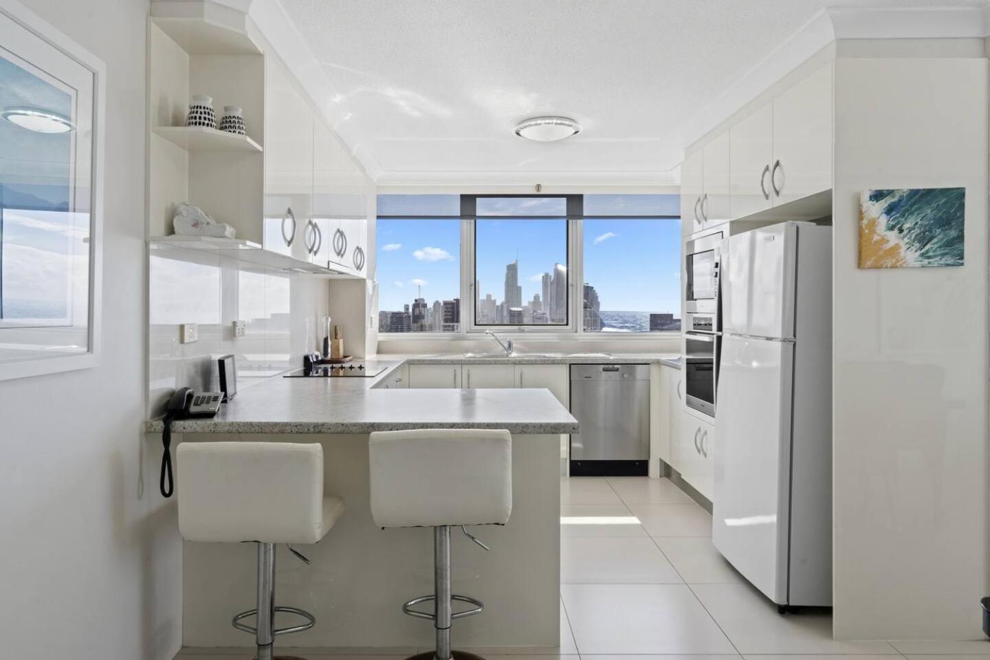 Haven, 28th Floor Ocean Views Apartment Gold Coast