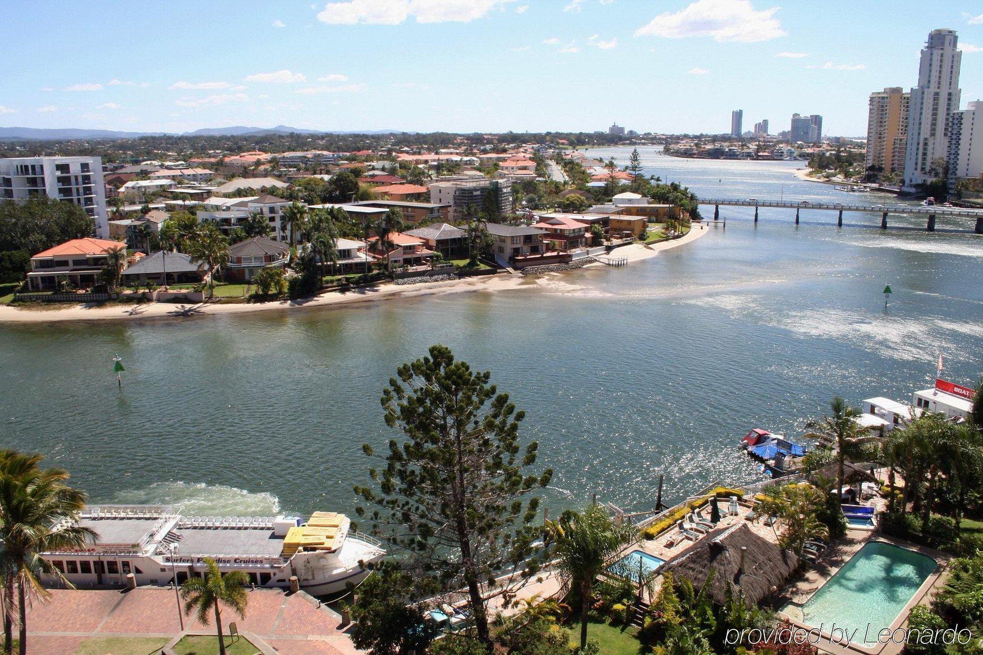 Aparthotel Tiki Surfers Paradise 4*