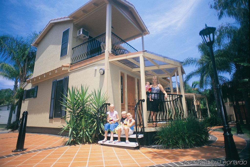 Ashmore Palms Village Resort