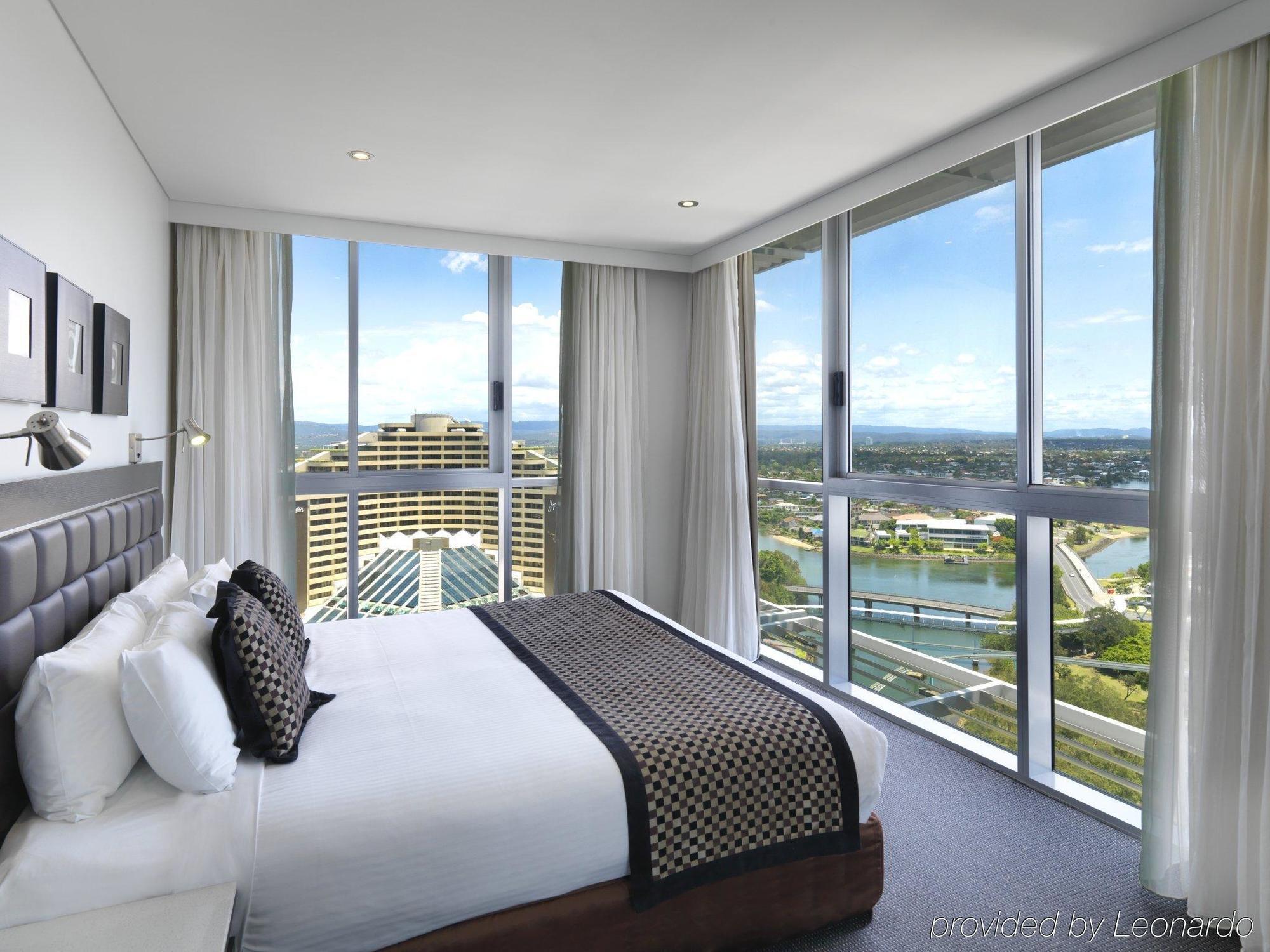 Meriton Broadbeach Hotel